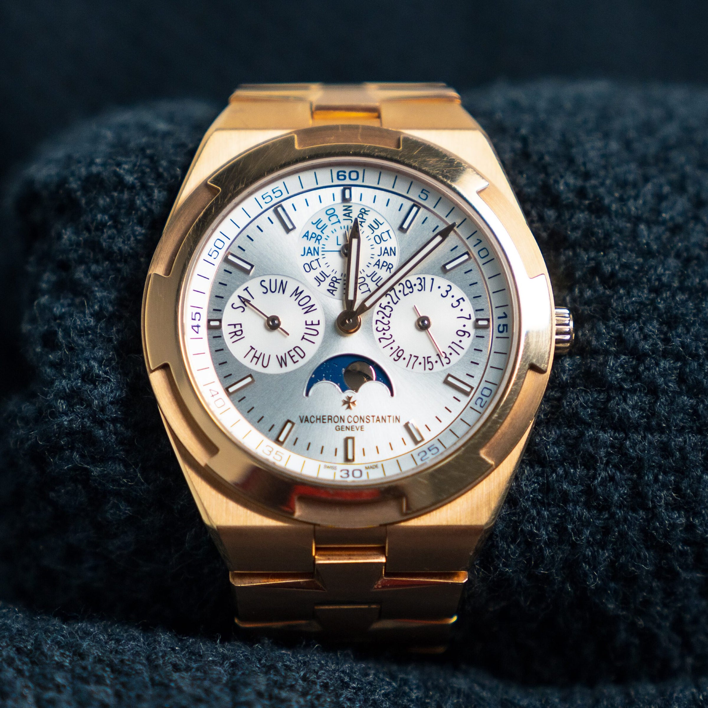 Vacheron Constantin Overseas Perpetual Calendar Ultra-thin RG White Dial 4300V