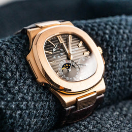 Patek Philippe Nautilus 5712R-001 Moon Phases Rose Gold 40MM