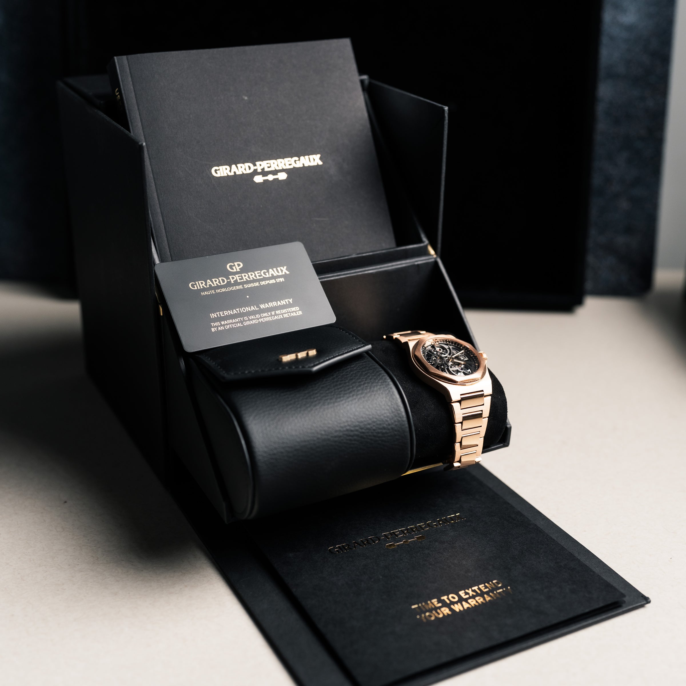 2022 Girard Perregaux Laureato Skeleton Ref. 81015-52-002-52A