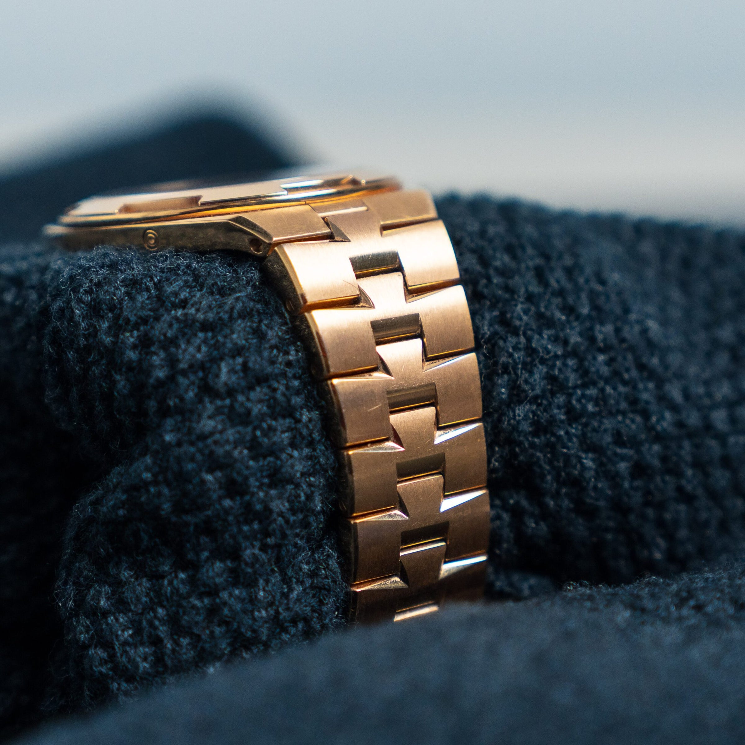 Vacheron Constantin Overseas Perpetual Calendar Ultra-thin RG White Dial 4300V