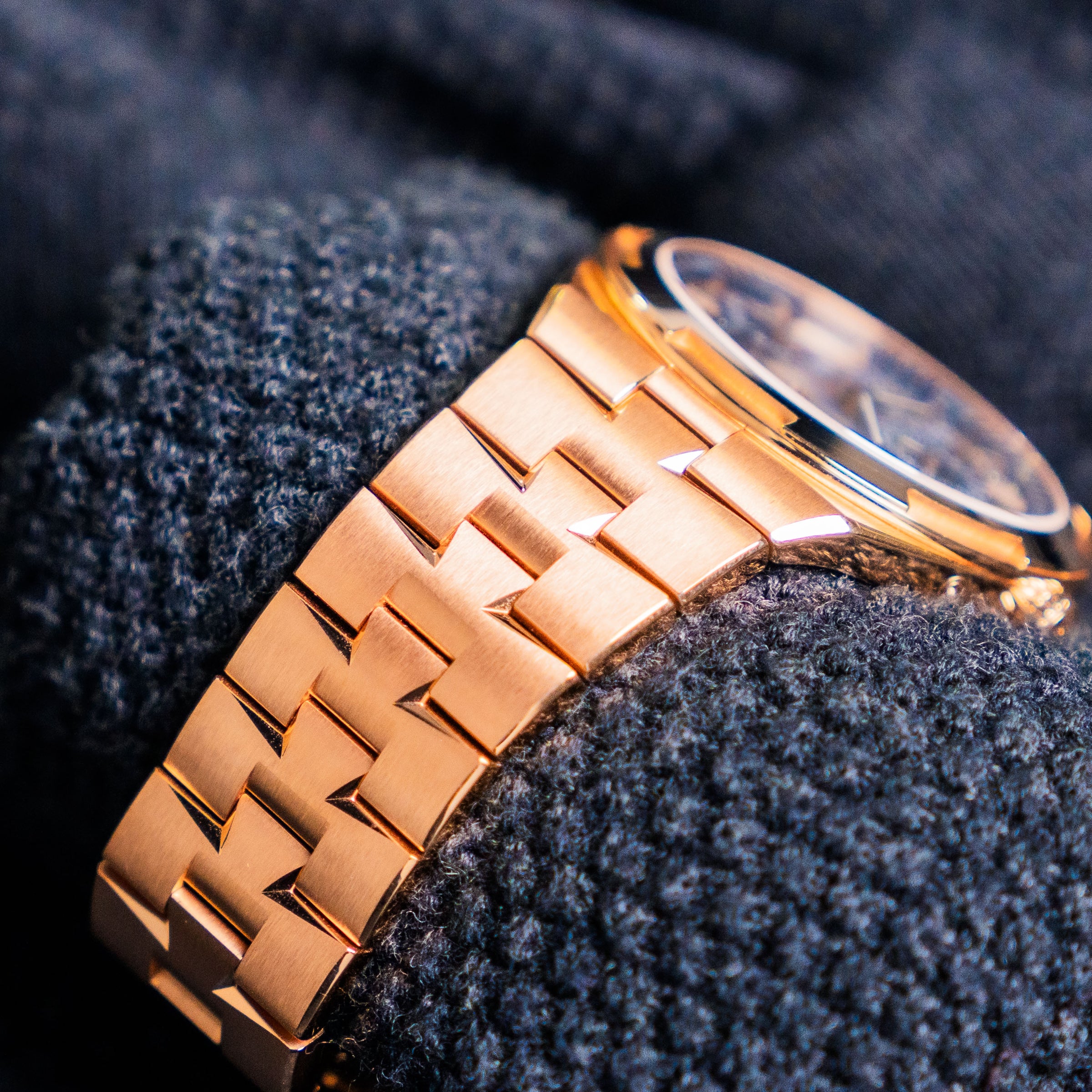 2024 Vacheron Constantin OVERSEAS PERPETUAL CALENDAR ULTRA-THIN SKELETON Ref. 4300V/220R-B642