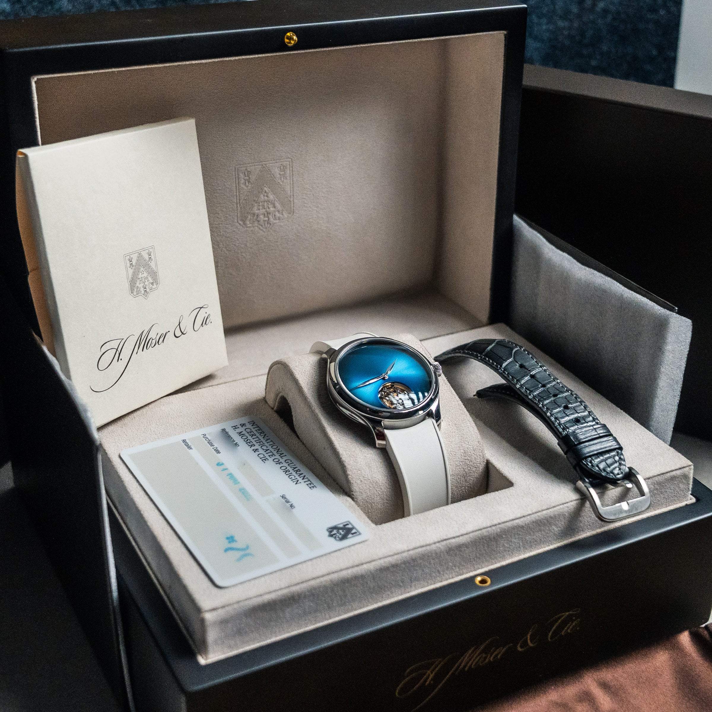H.MOSER Endeavour Tourbillon Steel Concept Funky Blue