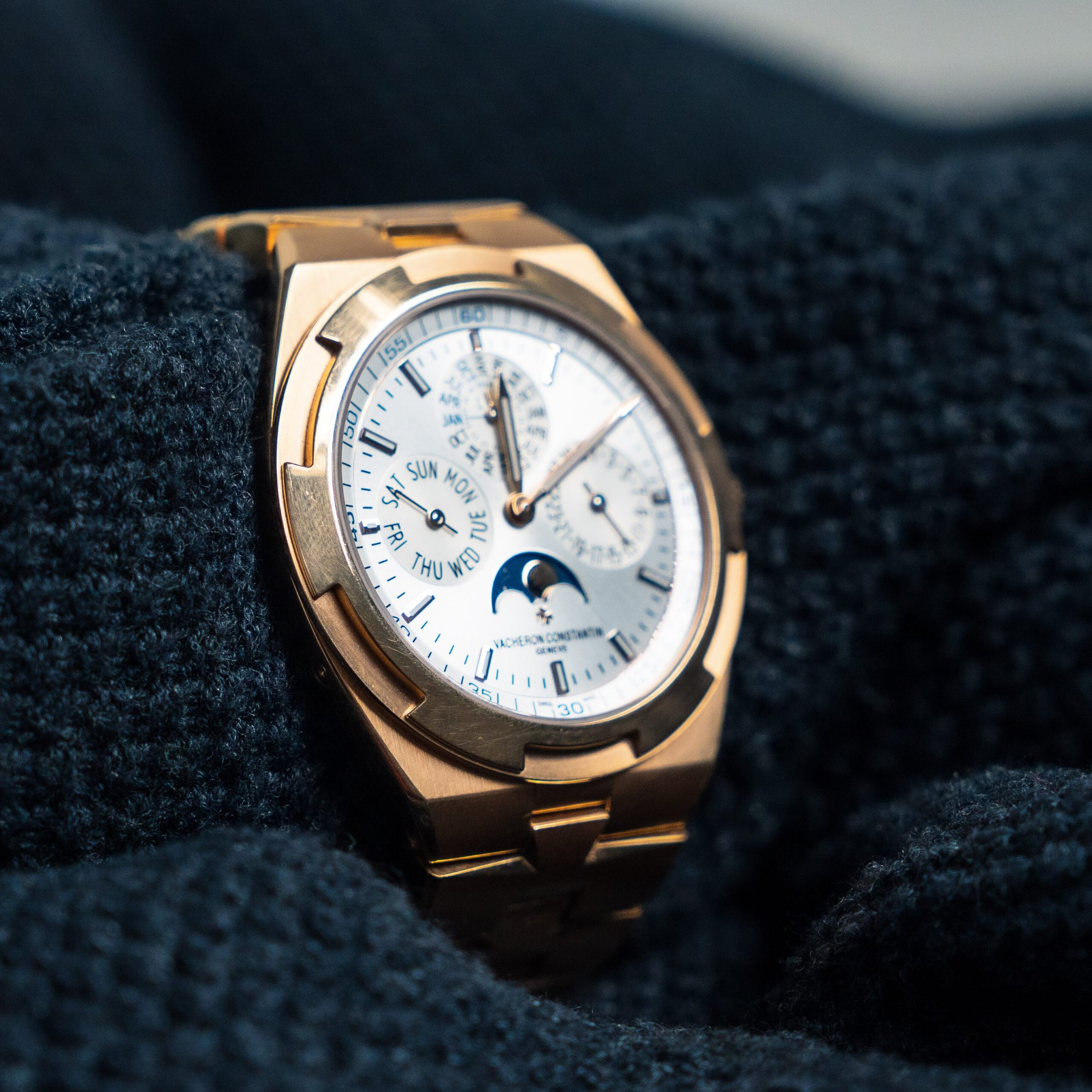 Vacheron Constantin Overseas Perpetual Calendar Ultra-thin RG White Dial 4300V