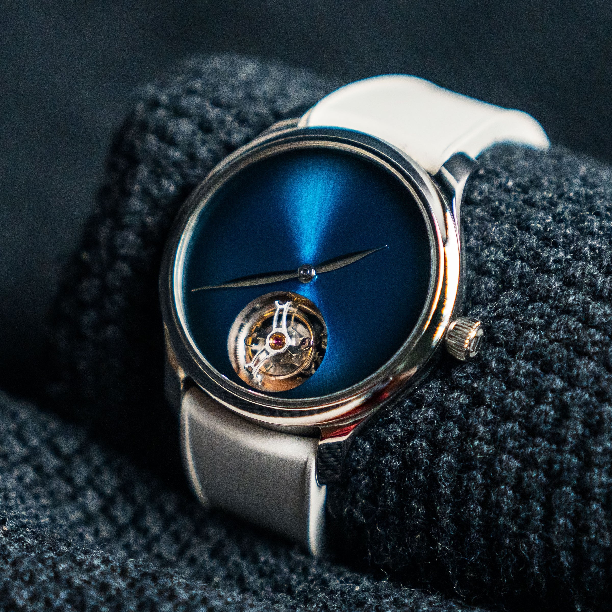H.MOSER Endeavour Tourbillon Steel Concept Funky Blue