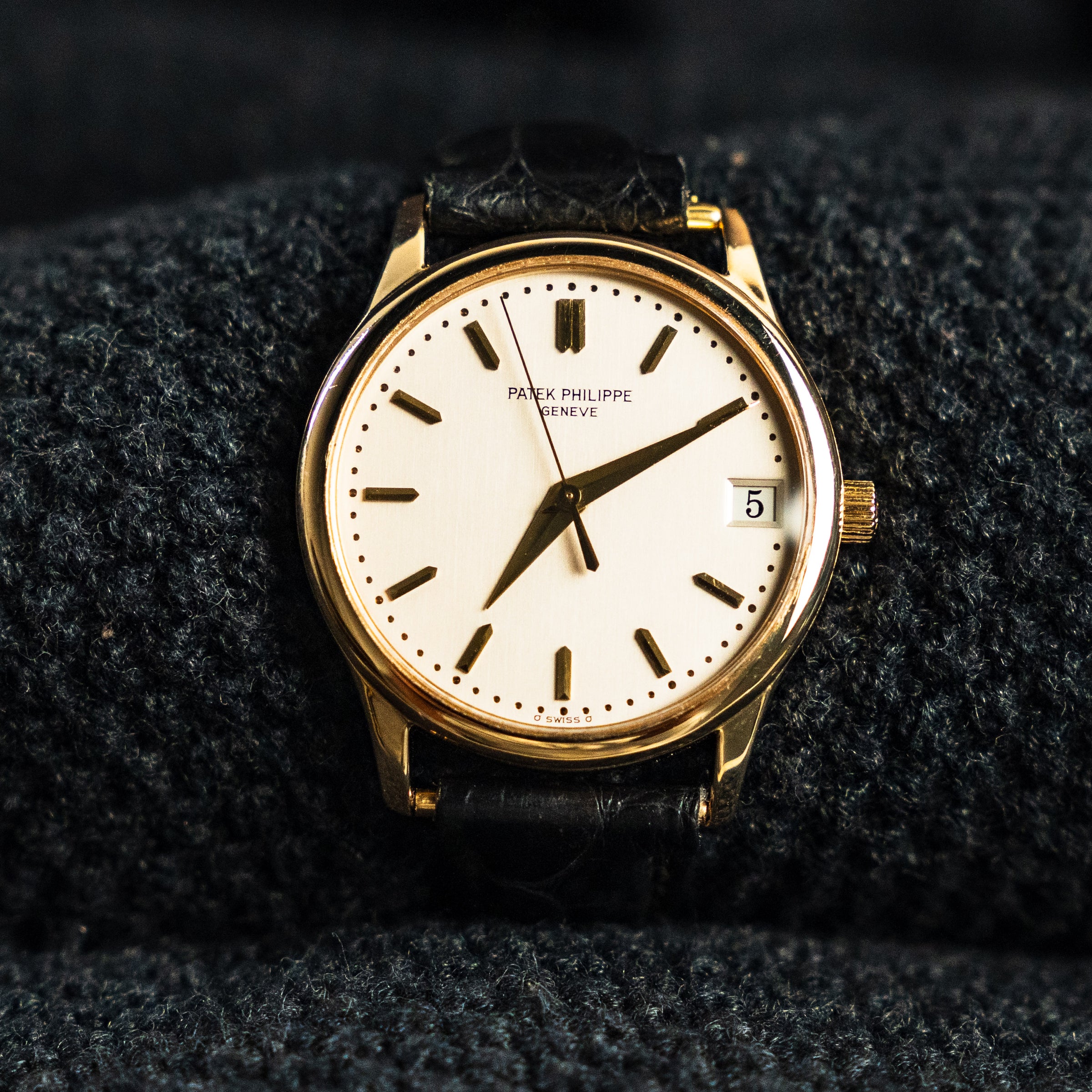PATEK PHILIPPE CALATRAVA 18K YELLOW GOLD AUTOMATIC 34MM 3898J