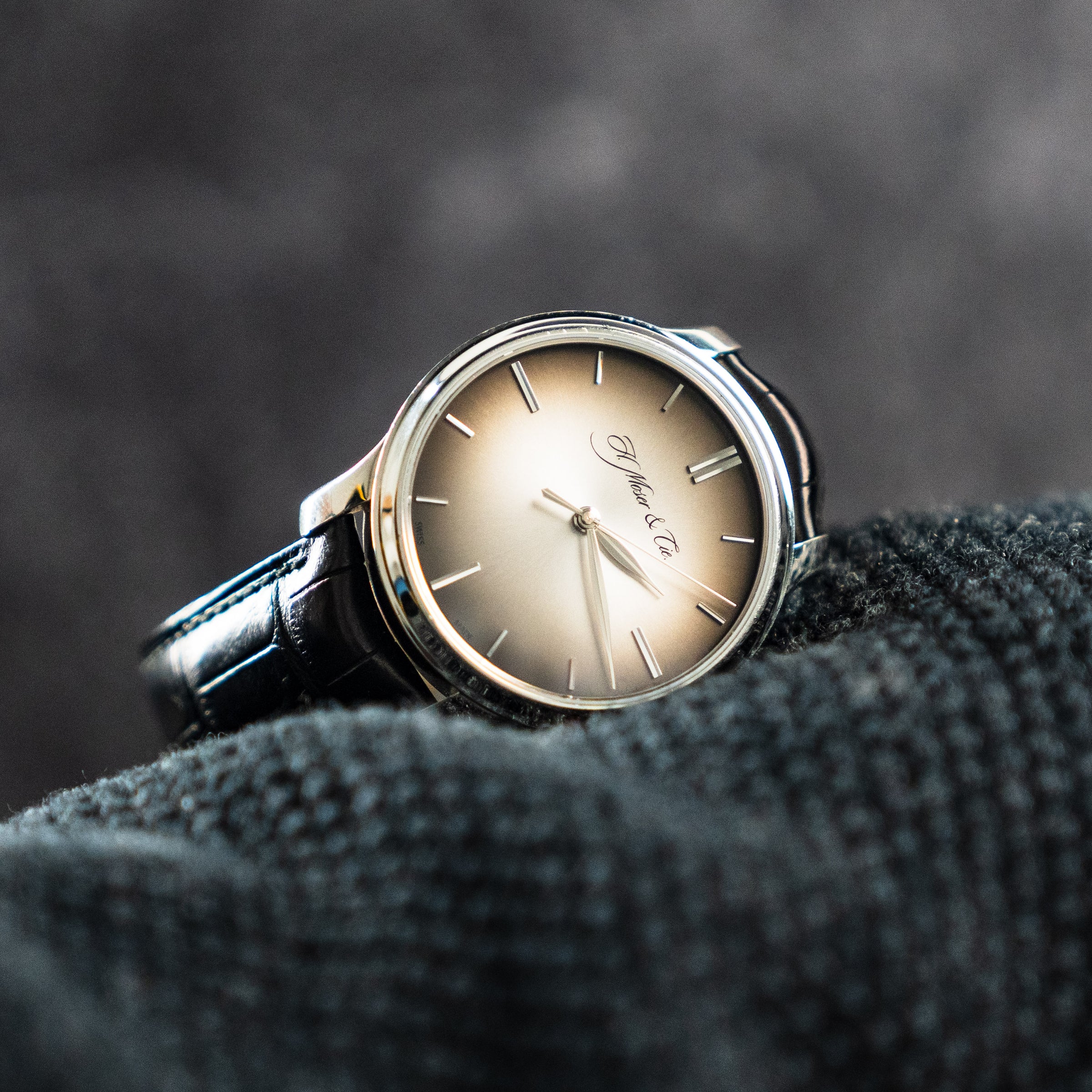 H. MOSER & CIE. ENDEAVOUR – 40.8MM GREY FUMÉ DIAL PALLADIUM – REF. 343.506-016