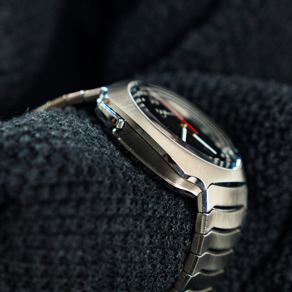 H. MOSER & CIE. STREAMLINER FLYBACK CHRONOGRAPH – 42.3MM ANTHRACITE DIAL STEEL – REF. 6902-1200