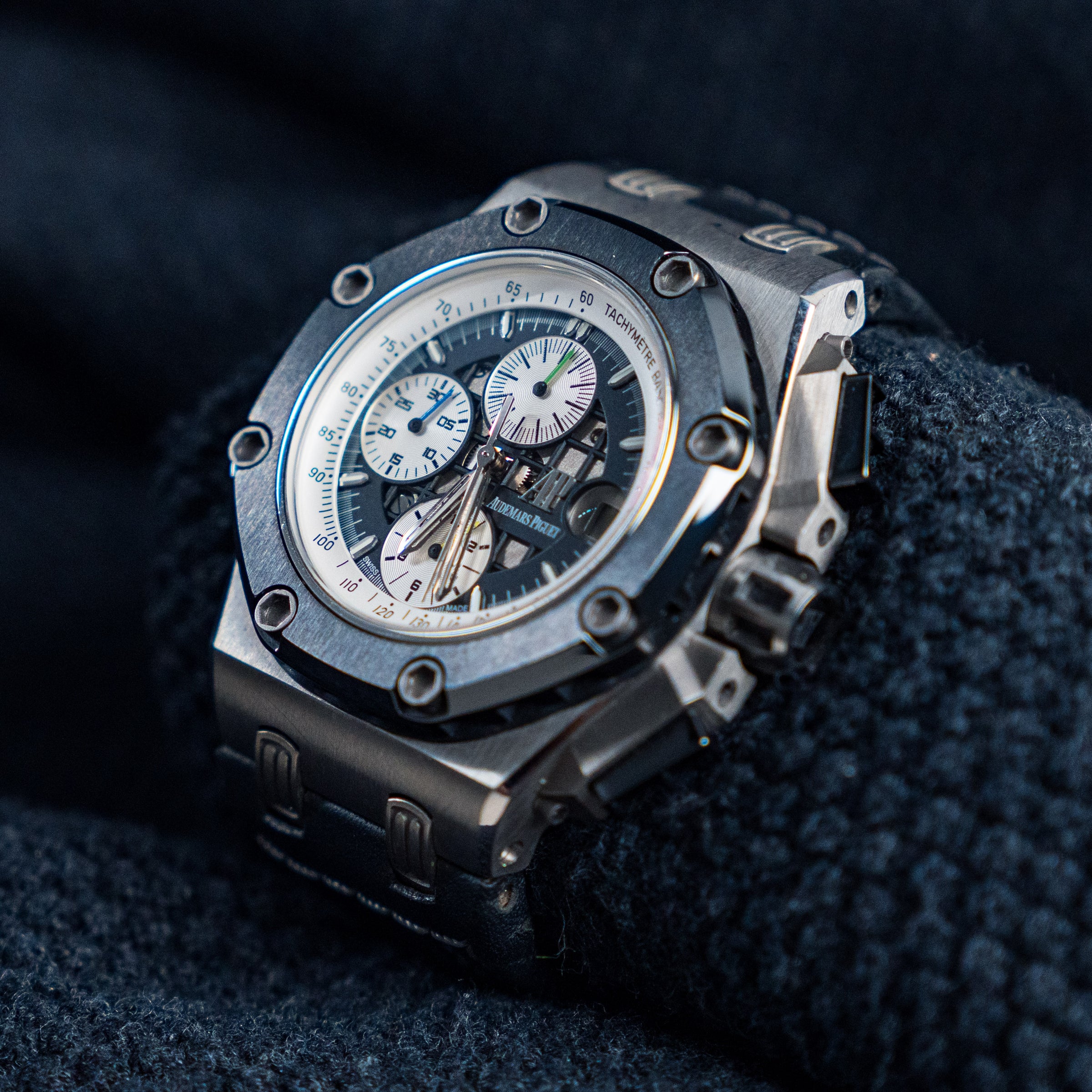 AUDEMARS PIGUET ROYAL OAK OFFSHORE RUBENS BARRICHELLO II – 44MM WHITE DIAL TITANIUM – REF. 26078IO.OO.D001VS.01