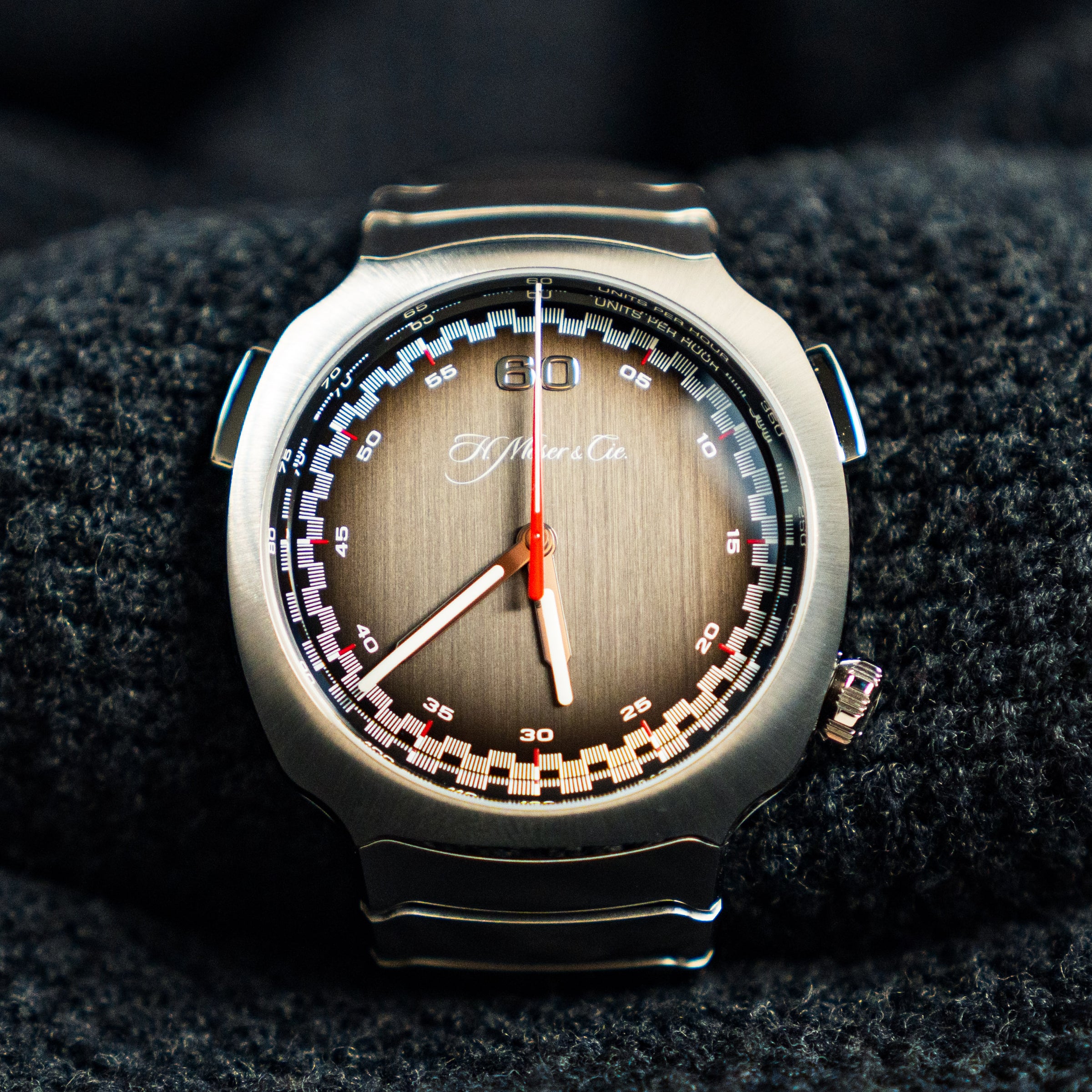 H. MOSER & CIE. STREAMLINER FLYBACK CHRONOGRAPH – 42.3MM ANTHRACITE DIAL STEEL – REF. 6902-1200