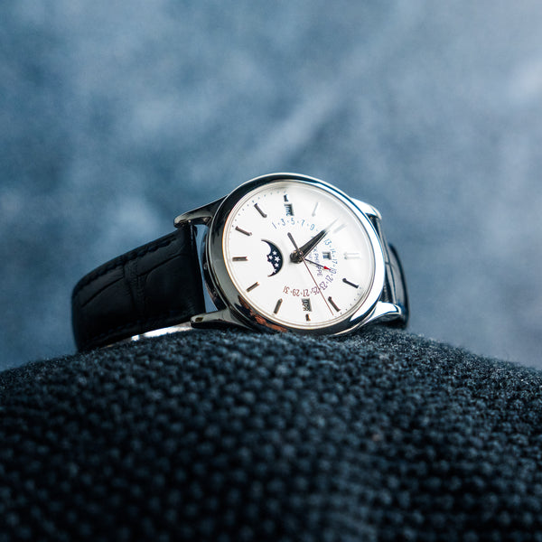 Patek Philippe Perpetual Calendar Retrograde – 39.5mm Platinum Silver Dial – Ref. 5496P-001