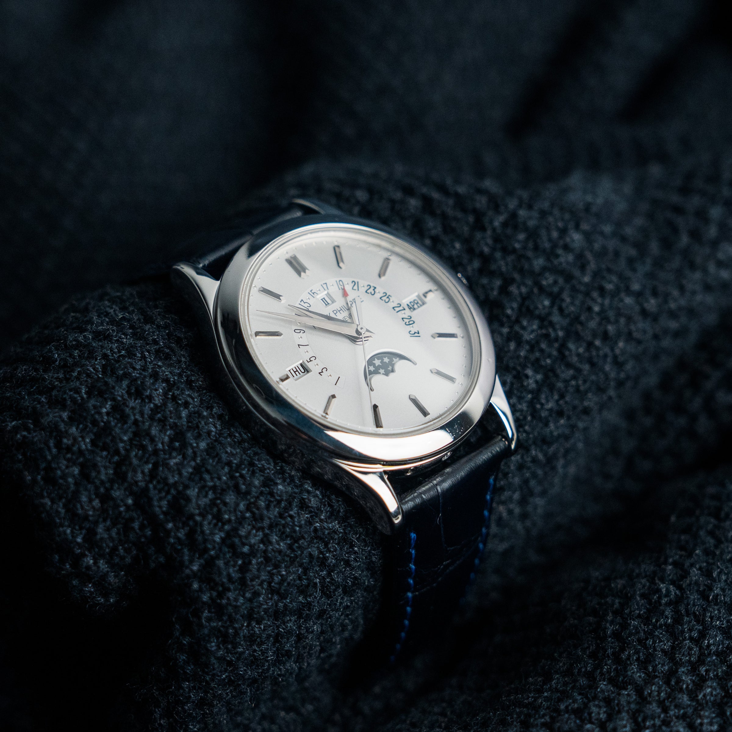 Patek Philippe Perpetual Calendar Retrograde – 39.5mm Platinum Silver Dial – Ref. 5496P-001