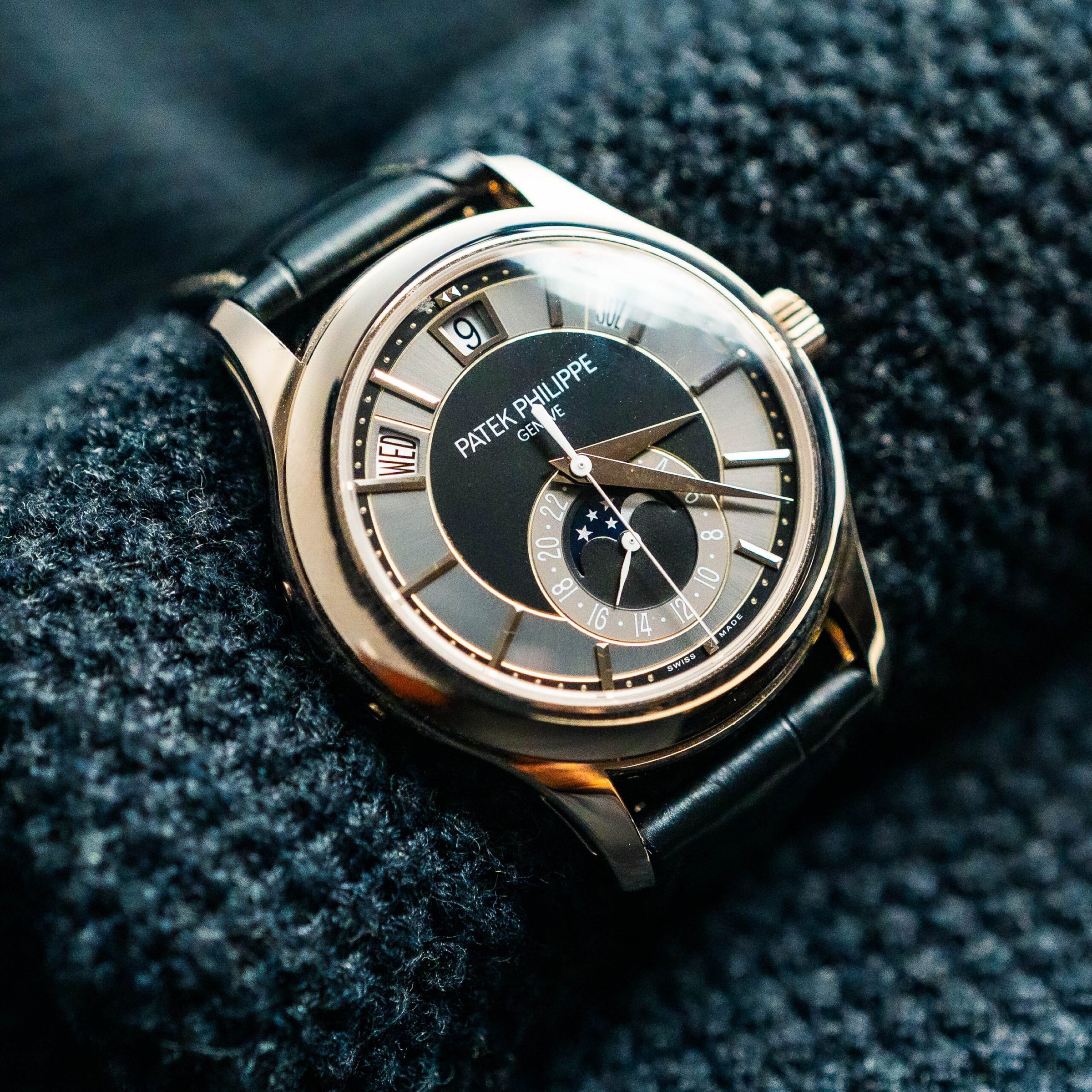 PATEK PHILIPPE ANNUAL CALENDAR 40MM 5205G-010 18K WHITE GOLD RHODIUM DIAL