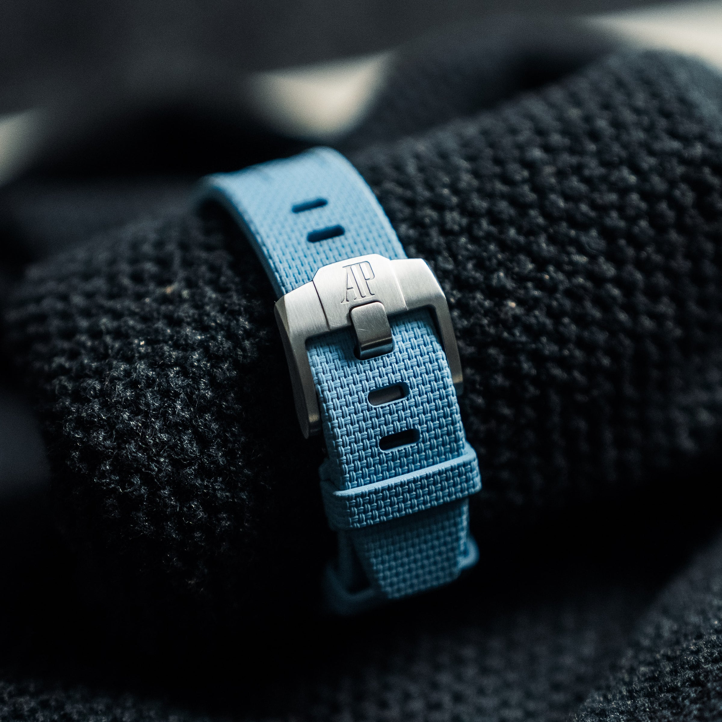 AUDEMARS PIGUET ROYAL OAK OFFSHORE 42MM BLUE MÉGA TAPISSERIE – REF. 26238ST.OO.A340CA.01