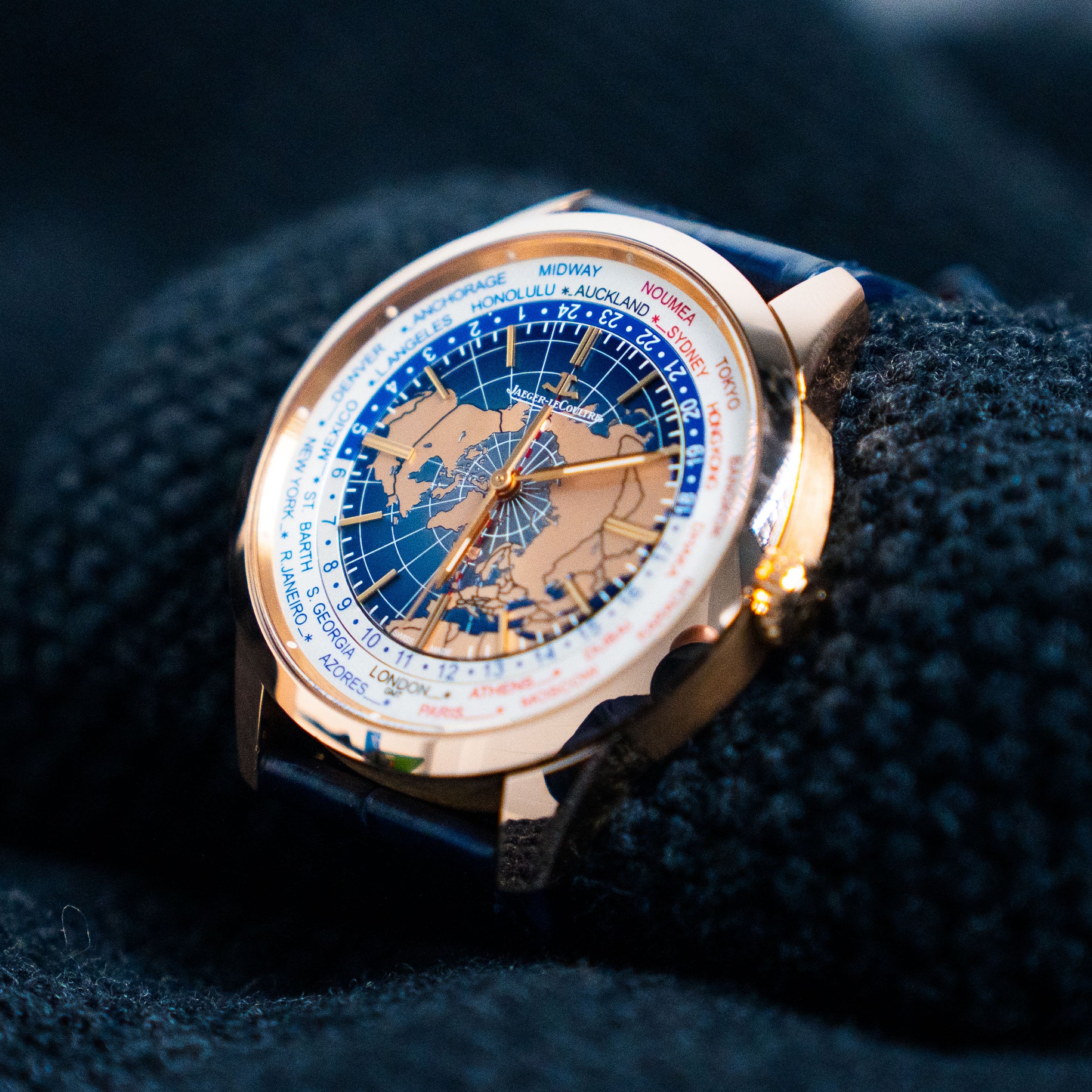 JAEGER-LECOULTRE GEOPHYSIC UNIVERSAL TIME Q8102520 41.6MM