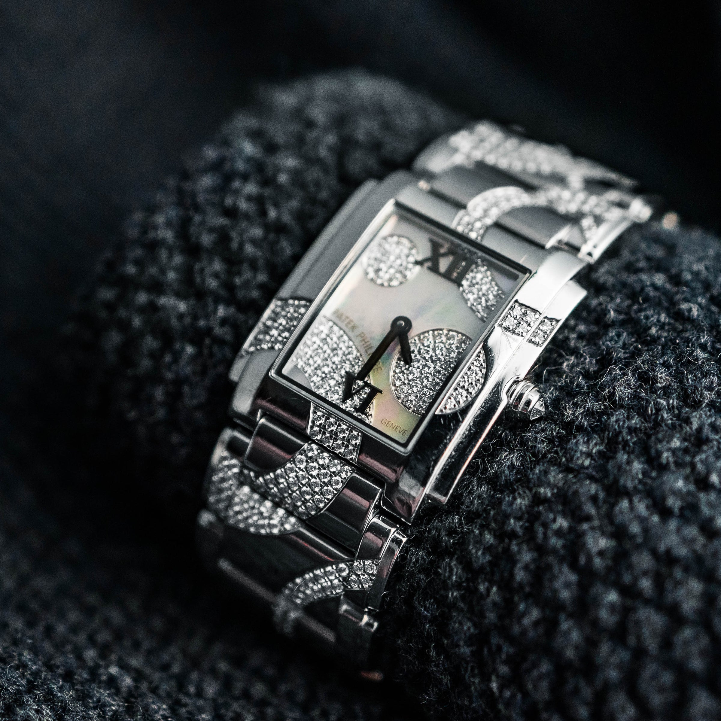 PATEK PHILLIPPE 24 REF: 4910/49G-001