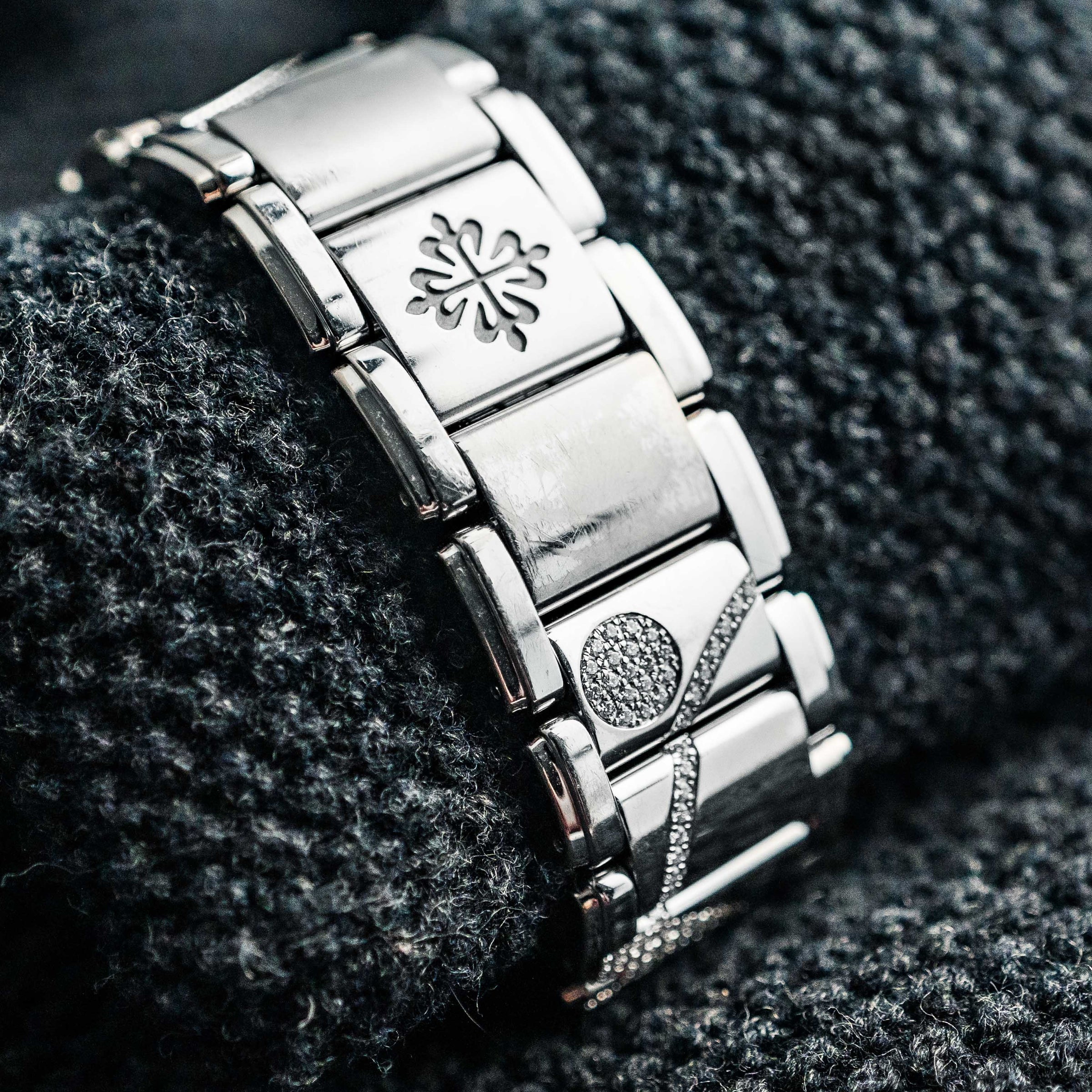 PATEK PHILLIPPE 24 REF: 4910/49G-001