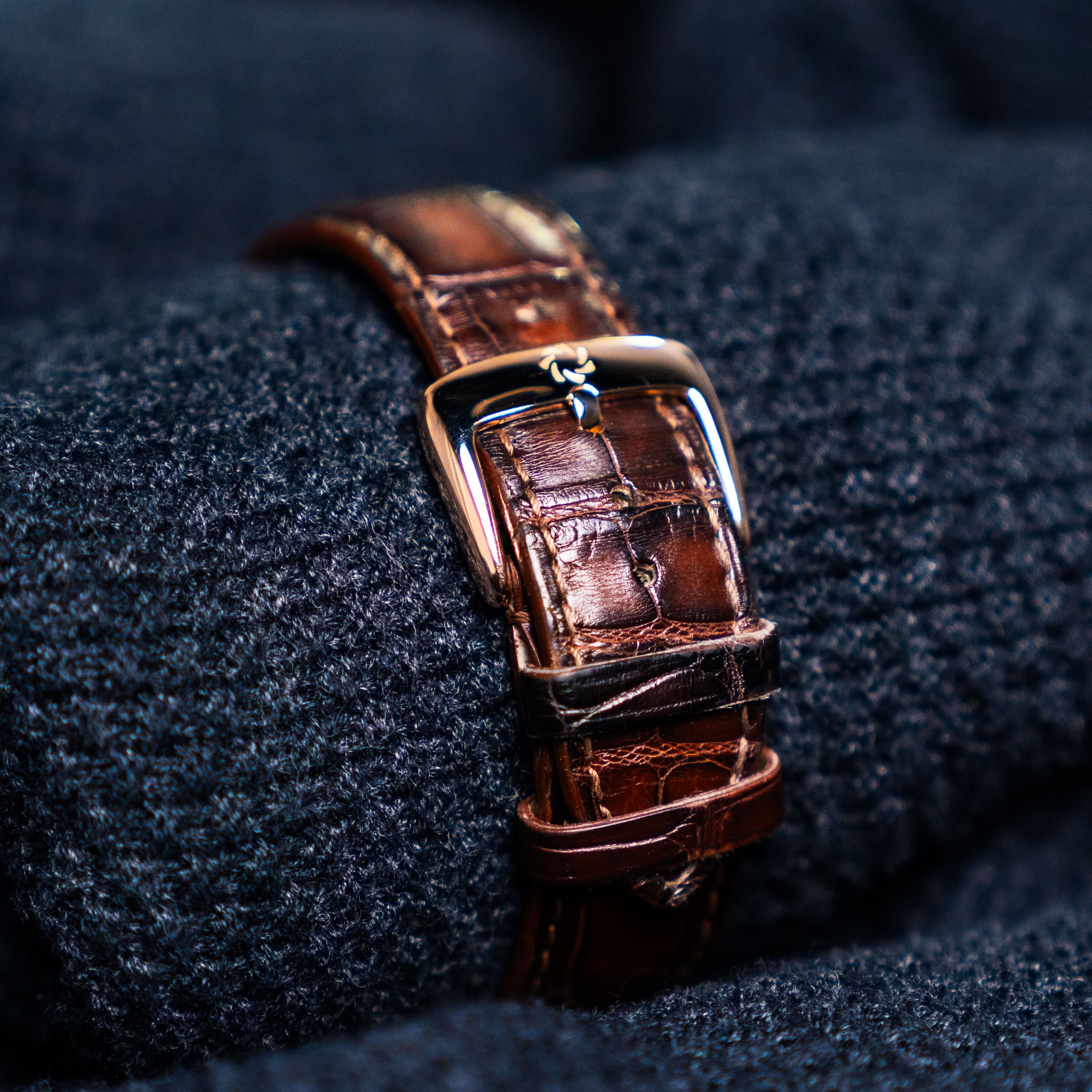 CARL F. BUCHERER MANERO 40MM SILVER DIAL 00.10905.03.16.01