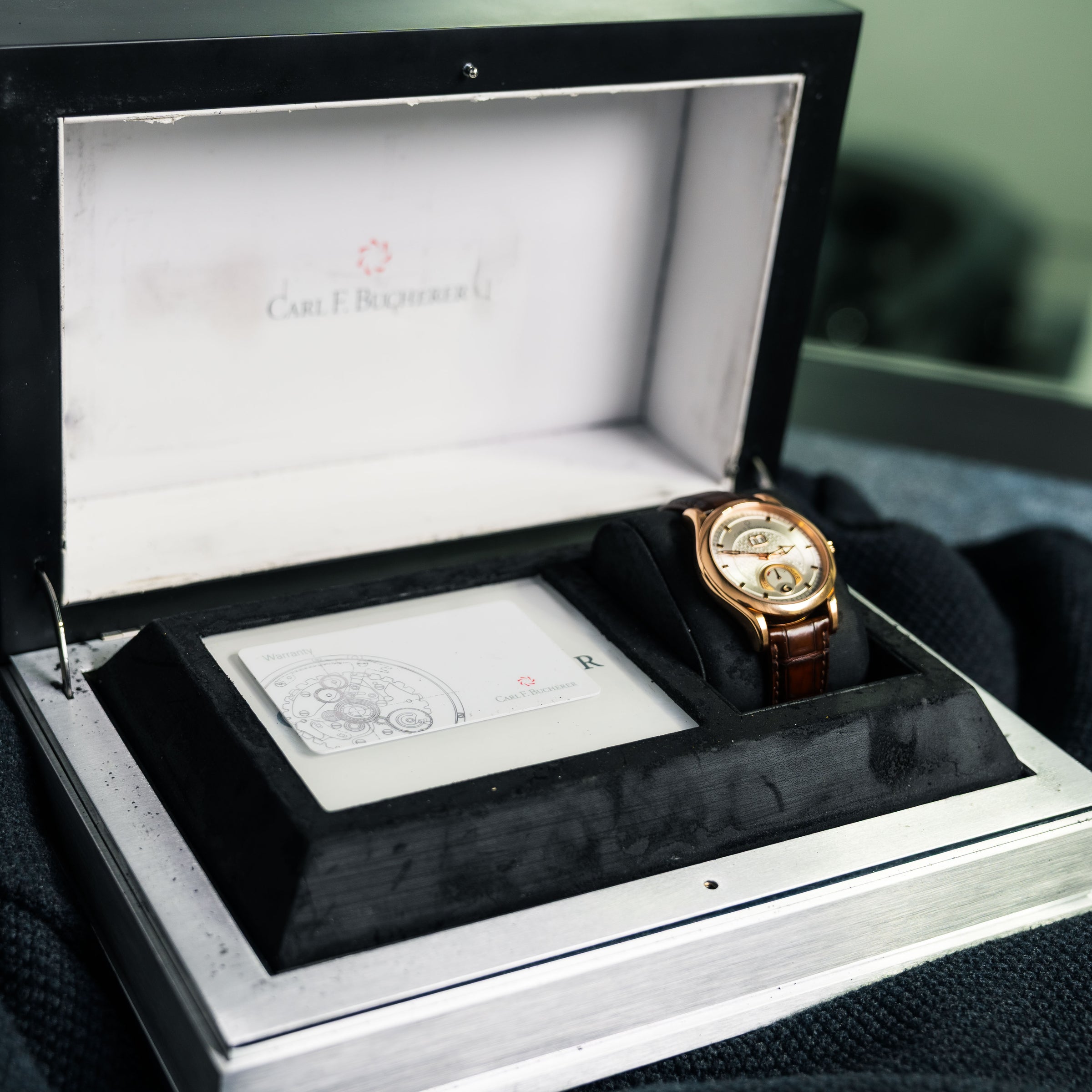 CARL F. BUCHERER MANERO 40MM SILVER DIAL 00.10905.03.16.01