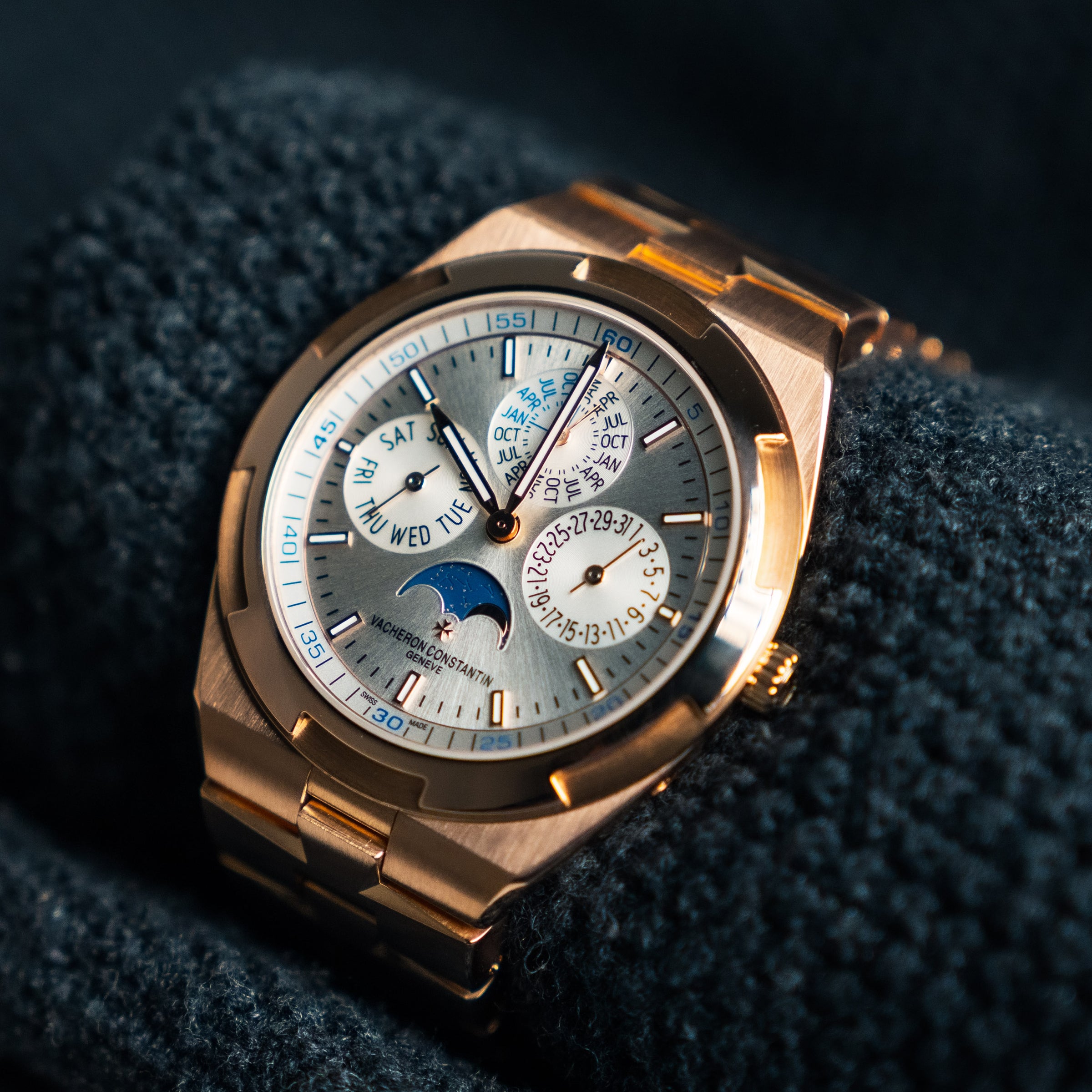 Vacheron Constantin Overseas Perpetual Calendar Ultra-thin RG White Dial 4300V