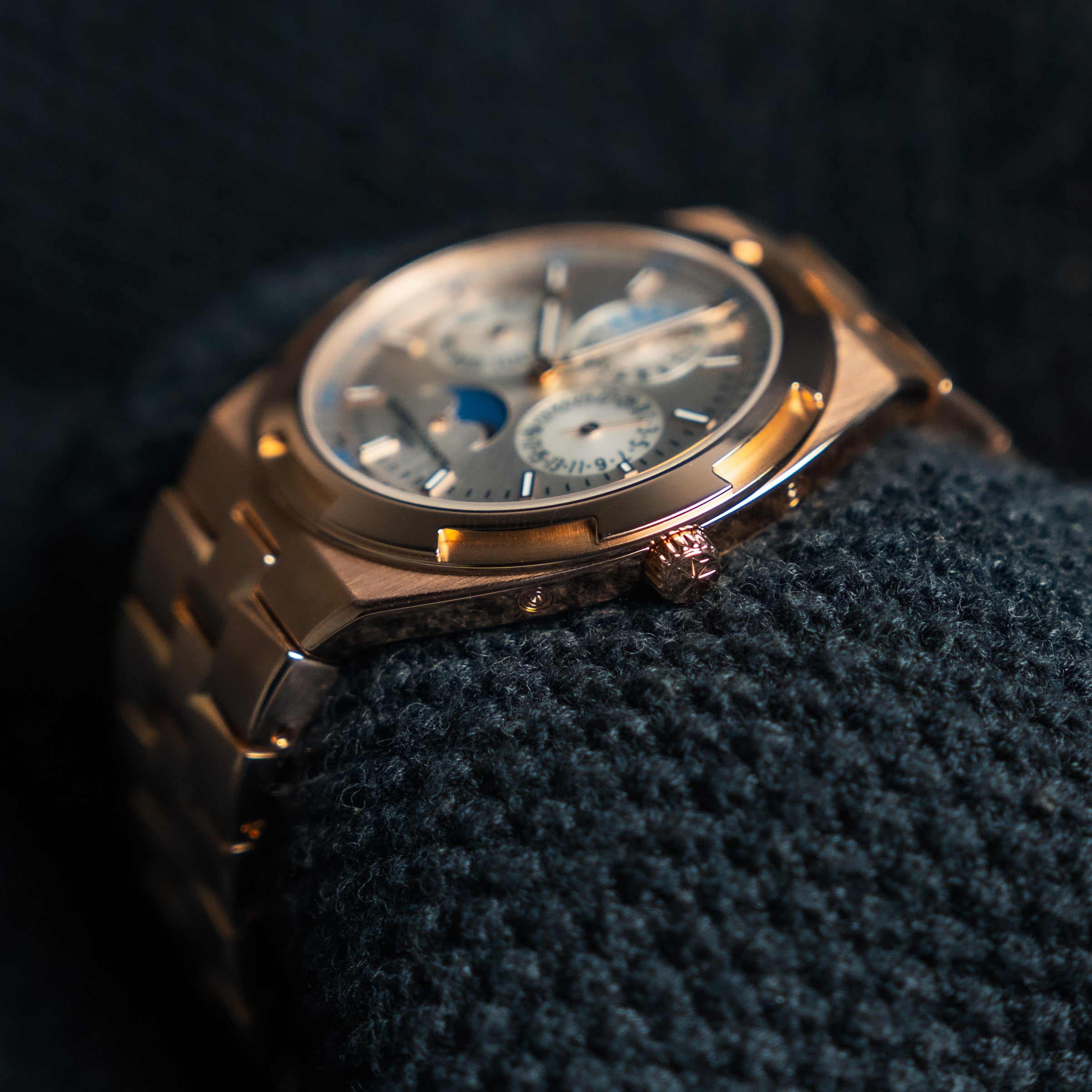 Vacheron Constantin Overseas Perpetual Calendar Ultra-thin RG White Dial 4300V