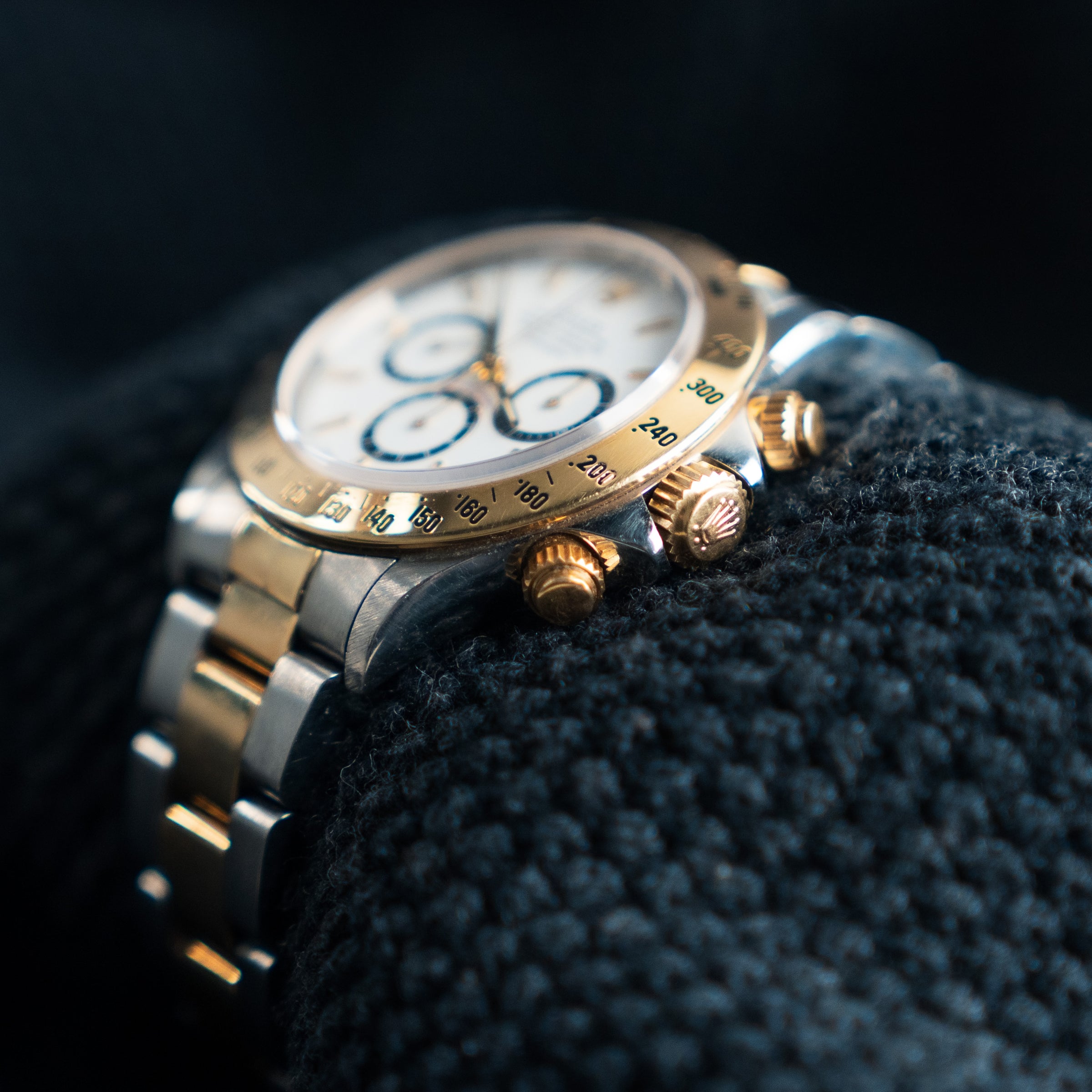 Rolex Cosmograph Daytona – 40mm White Dial – Ref. 16523