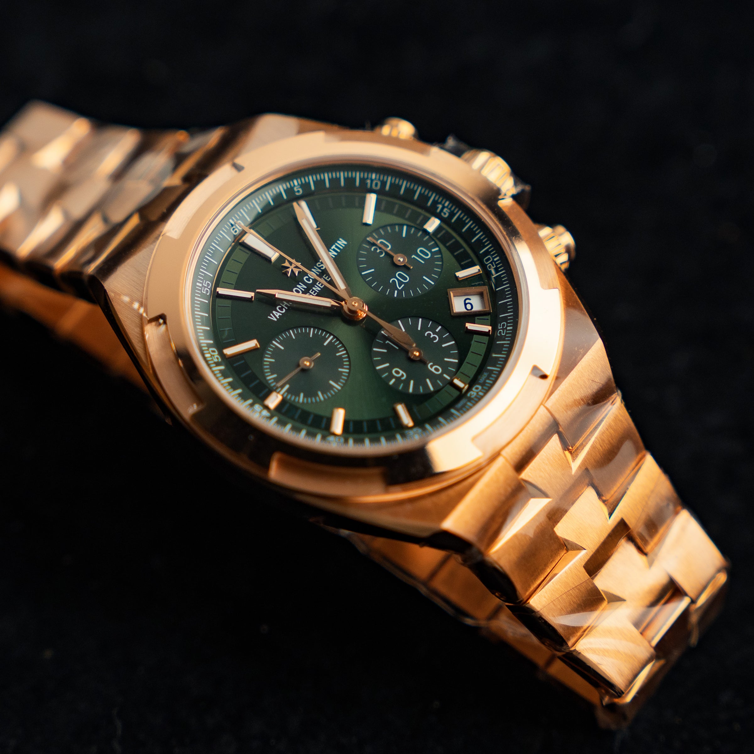 Vacheron Constantin Overseas Chronograph – 42.5mm Green Dial Rose Gold – Ref. 5520V/210R-B966