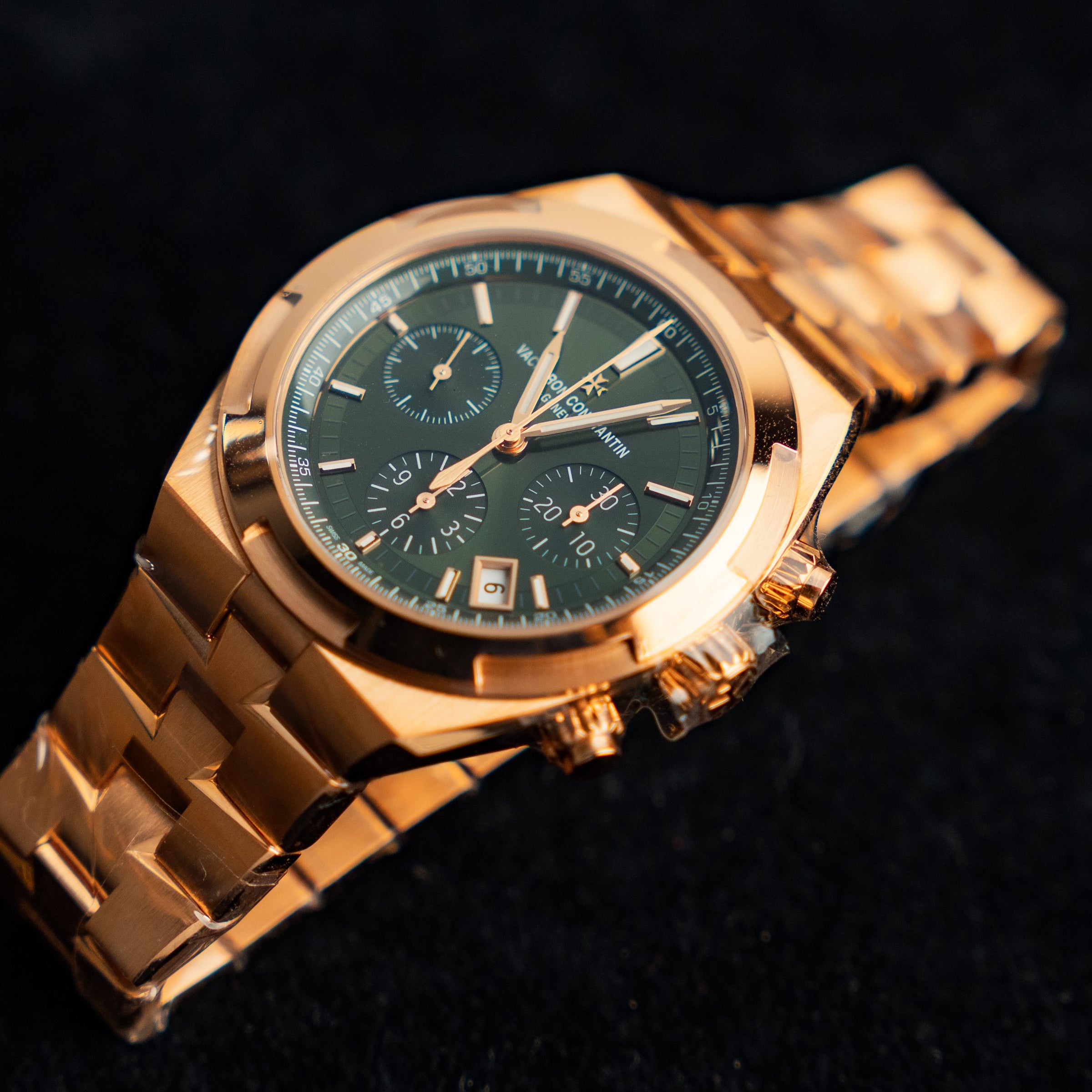Vacheron Constantin Overseas Chronograph – 42.5mm Green Dial Rose Gold – Ref. 5520V/210R-B966