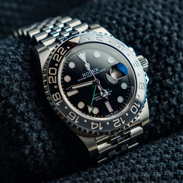 Rolex GMT-Master II “Bruce Wayne” – 40mm Jubilee – Ref. 126710GRNR