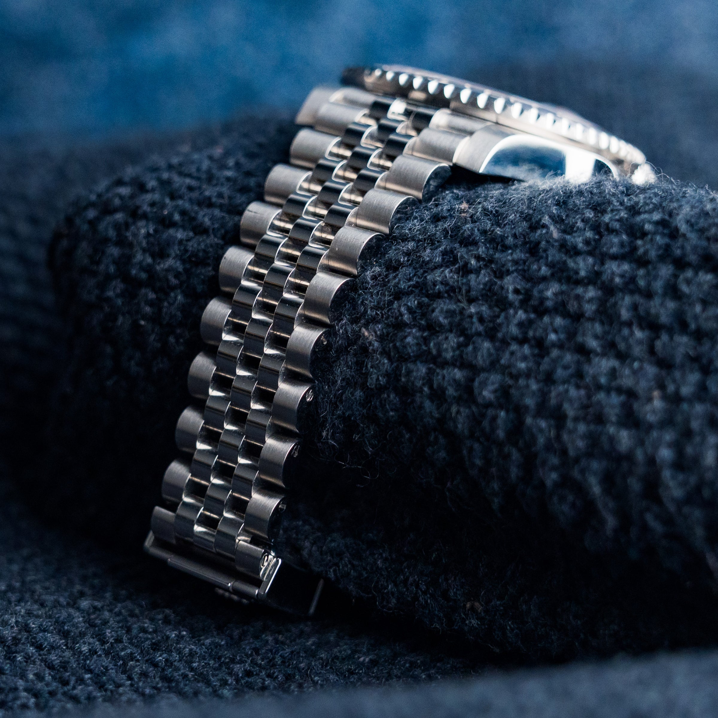 Rolex GMT-Master II “Bruce Wayne” – 40mm Jubilee – Ref. 126710GRNR