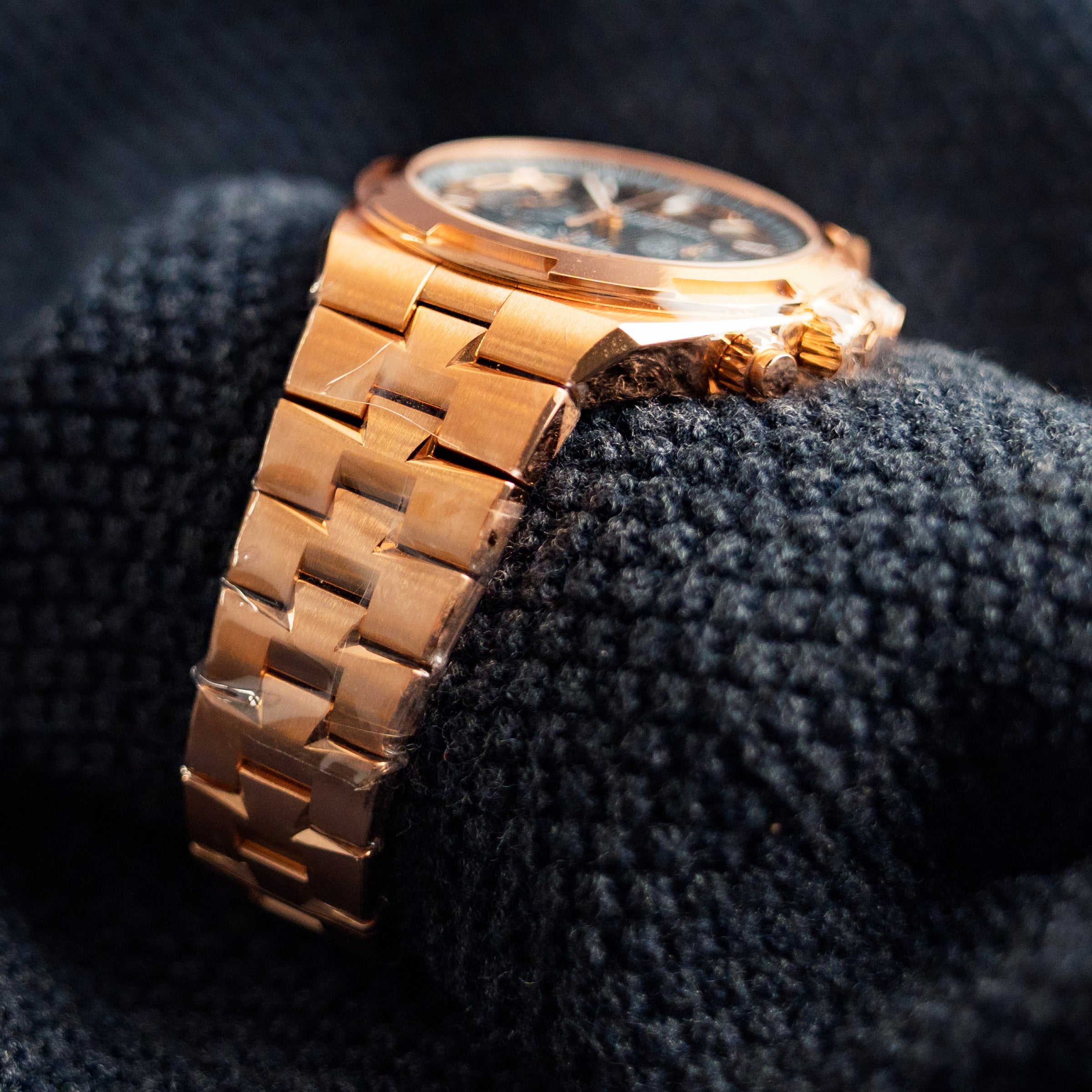 Vacheron Constantin Overseas Chronograph – 42.5mm Green Dial Rose Gold – Ref. 5520V/210R-B966