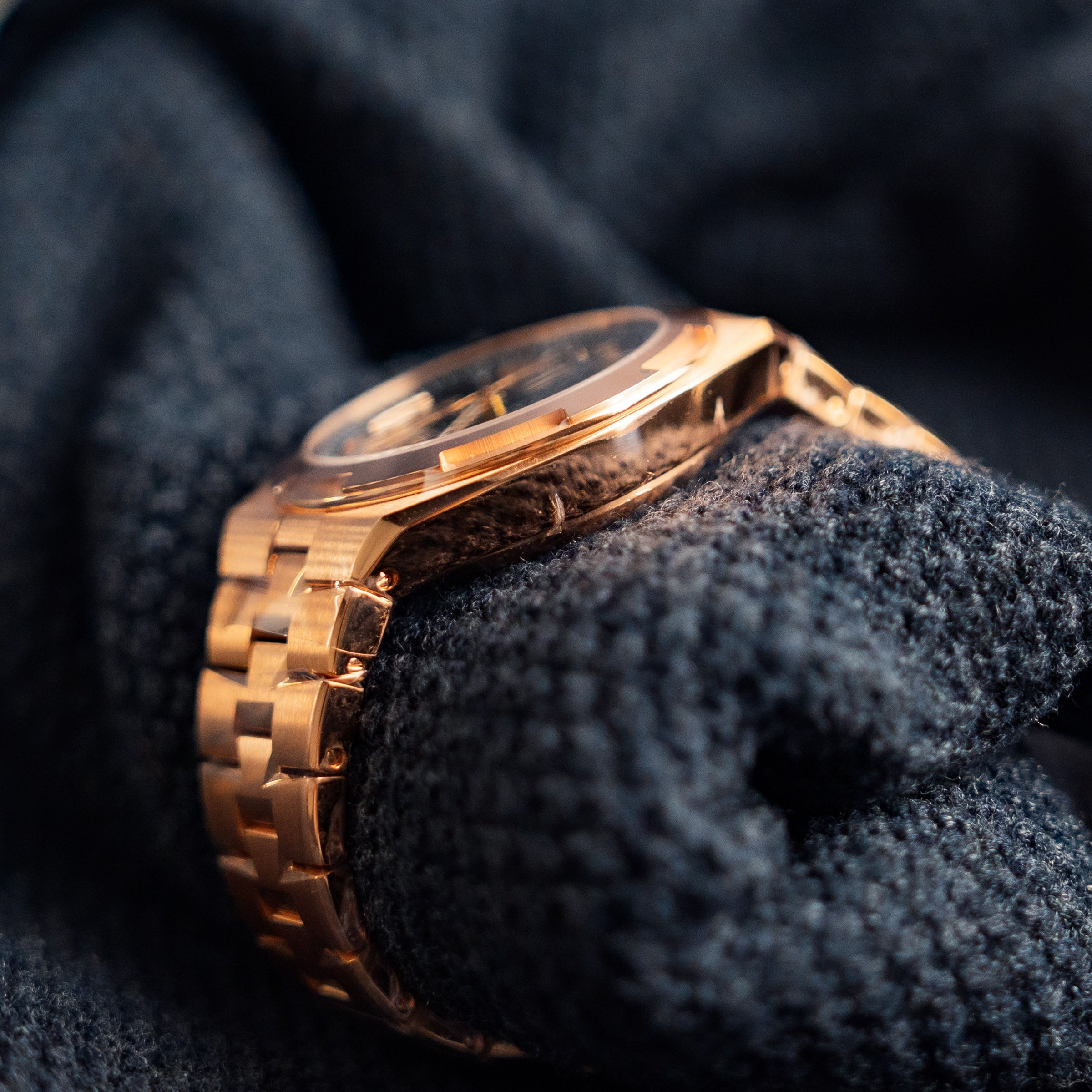 Vacheron Constantin Overseas Chronograph – 42.5mm Green Dial Rose Gold – Ref. 5520V/210R-B966