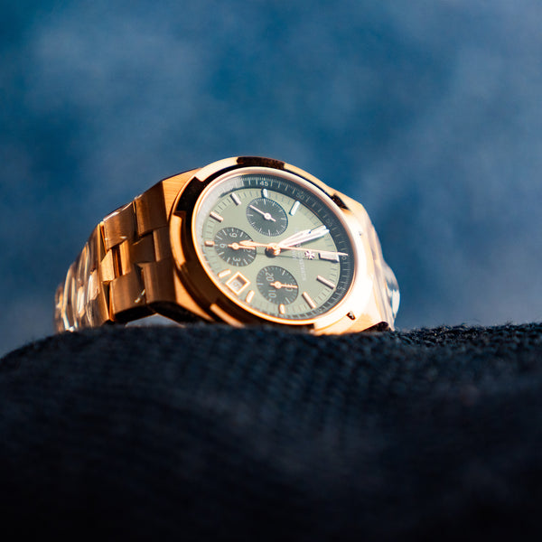 Vacheron Constantin Overseas Chronograph – 42.5mm Green Dial Rose Gold – Ref. 5520V/210R-B966