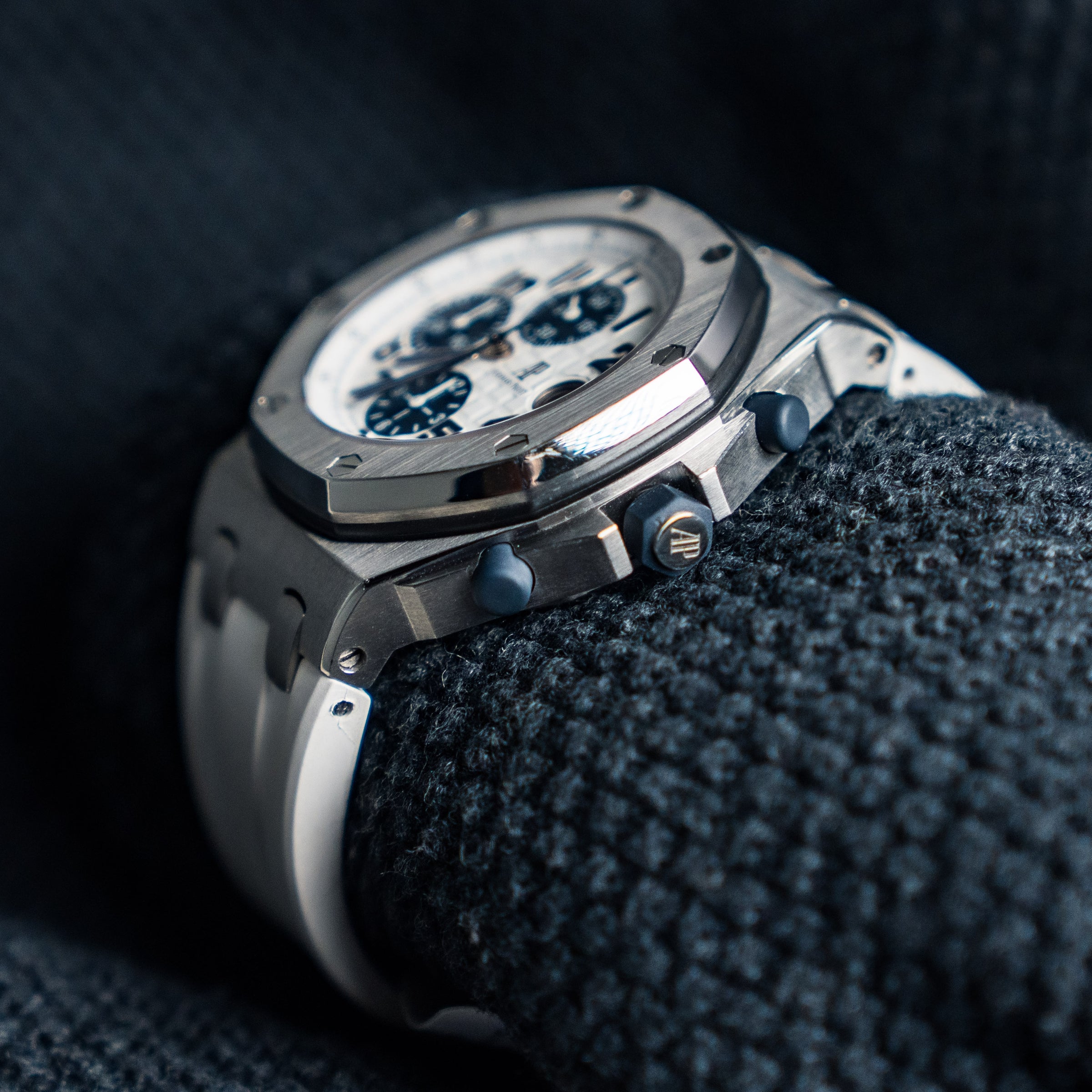 Audemars Piguet Royal Oak Offshore Chronograph “Navy Panda” – 42mm Stainless Steel – Ref. 26170ST.OO.D305CR.01