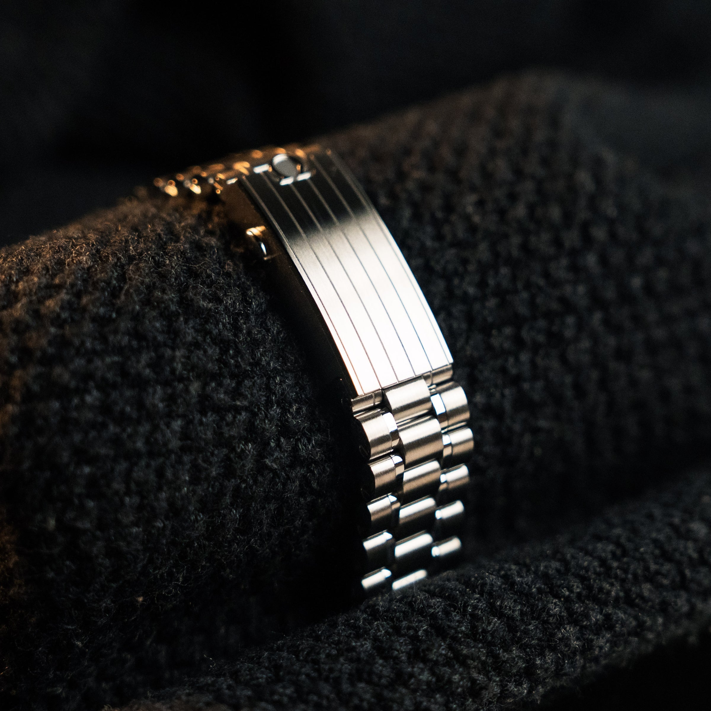 OMEGA SPEEDMASTER MOONWATCH PROFESSIONAL CO-AXIAL MASTER CHRONOMETER CHRONOGRAPH STAINLESS STEEL WATCH 42MM – O31030425001004