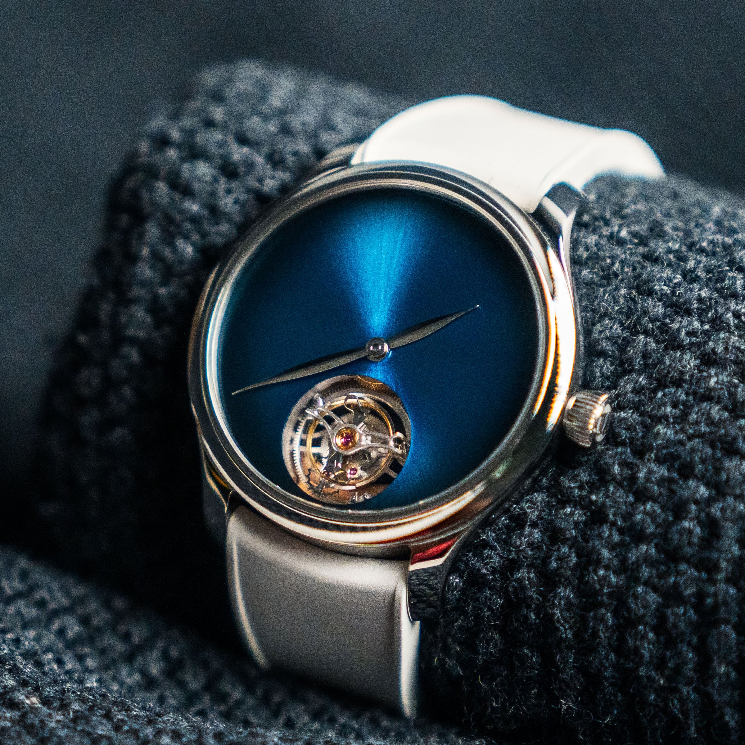 H.MOSER Endeavour Tourbillon Steel Concept Funky Blue