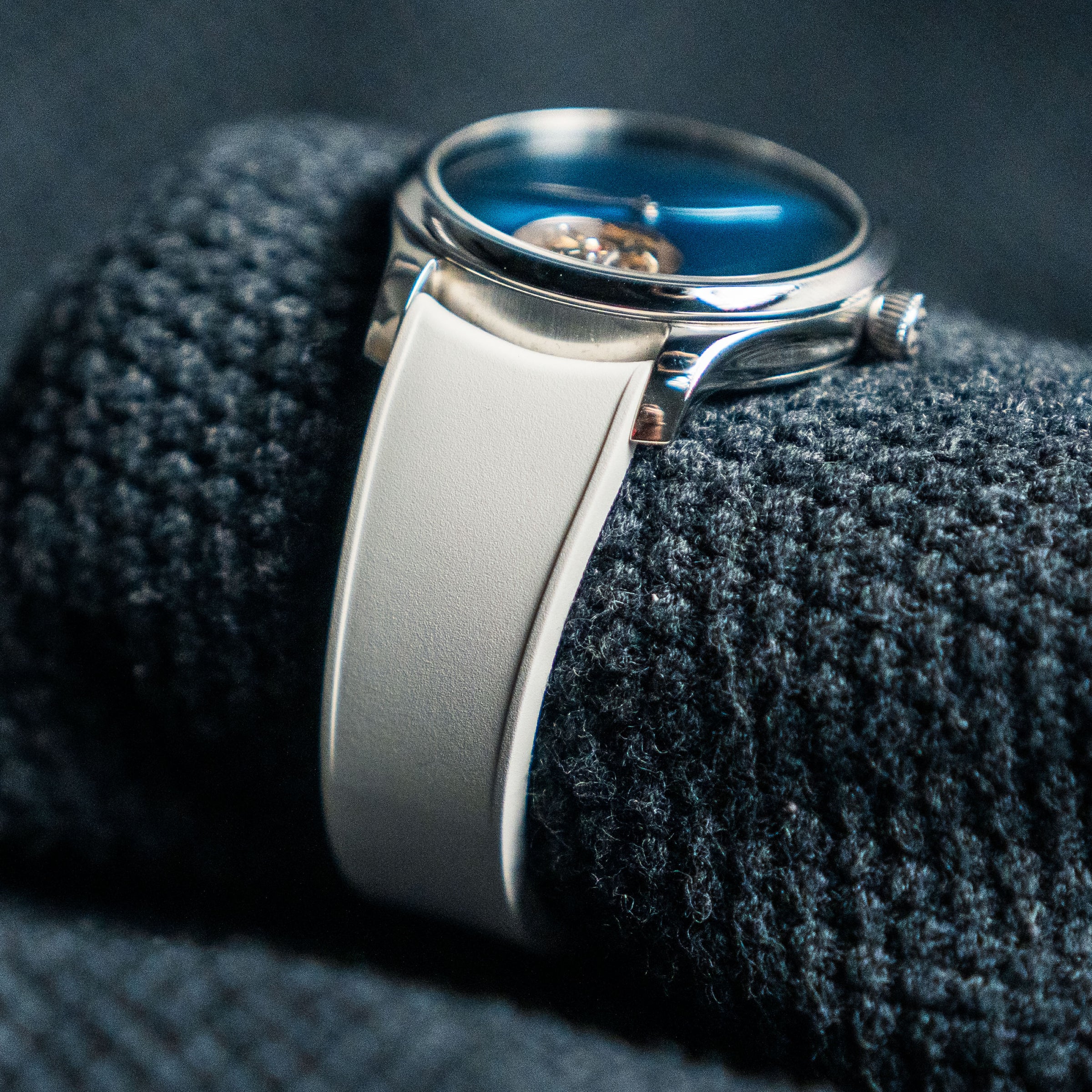H.MOSER Endeavour Tourbillon Steel Concept Funky Blue