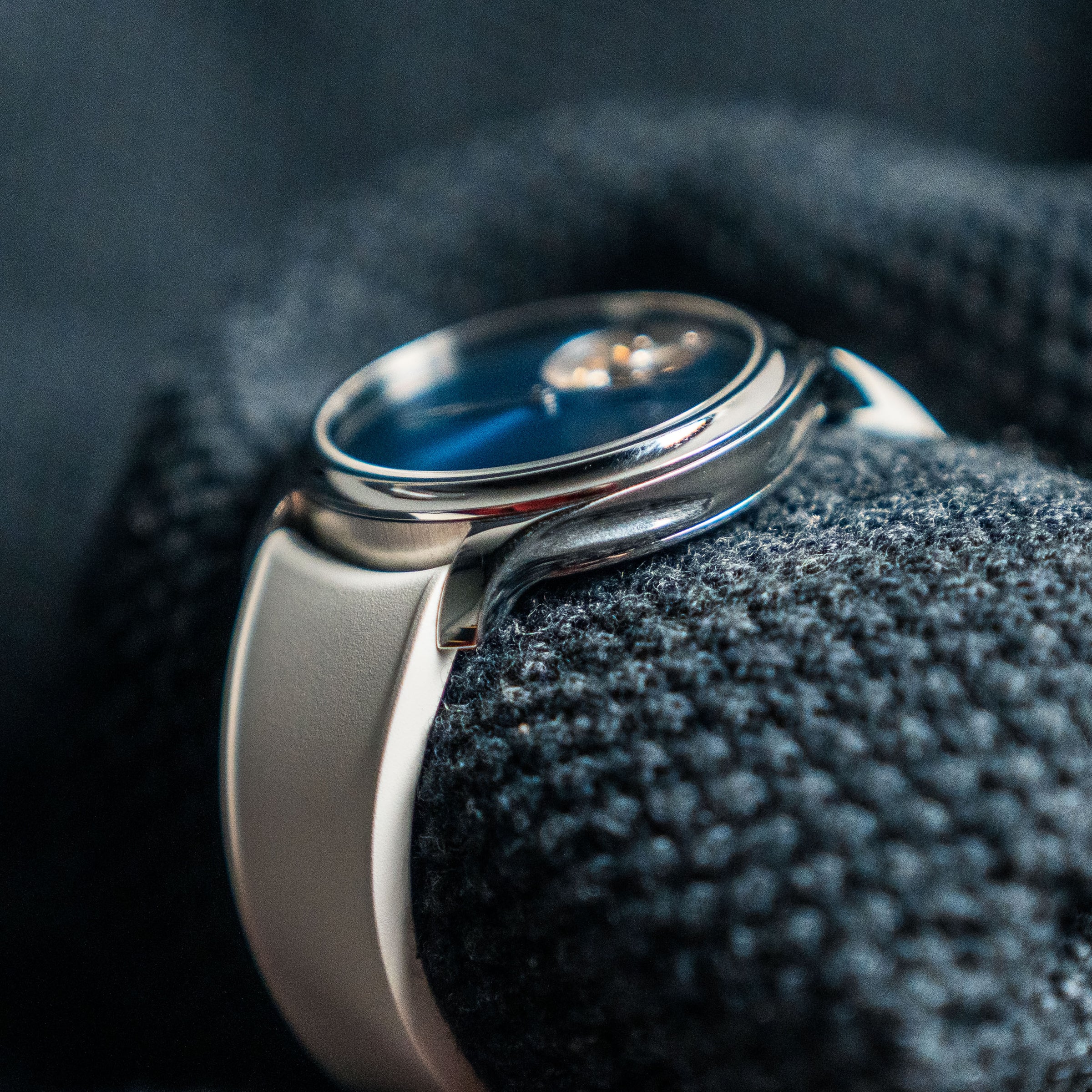 H.MOSER Endeavour Tourbillon Steel Concept Funky Blue