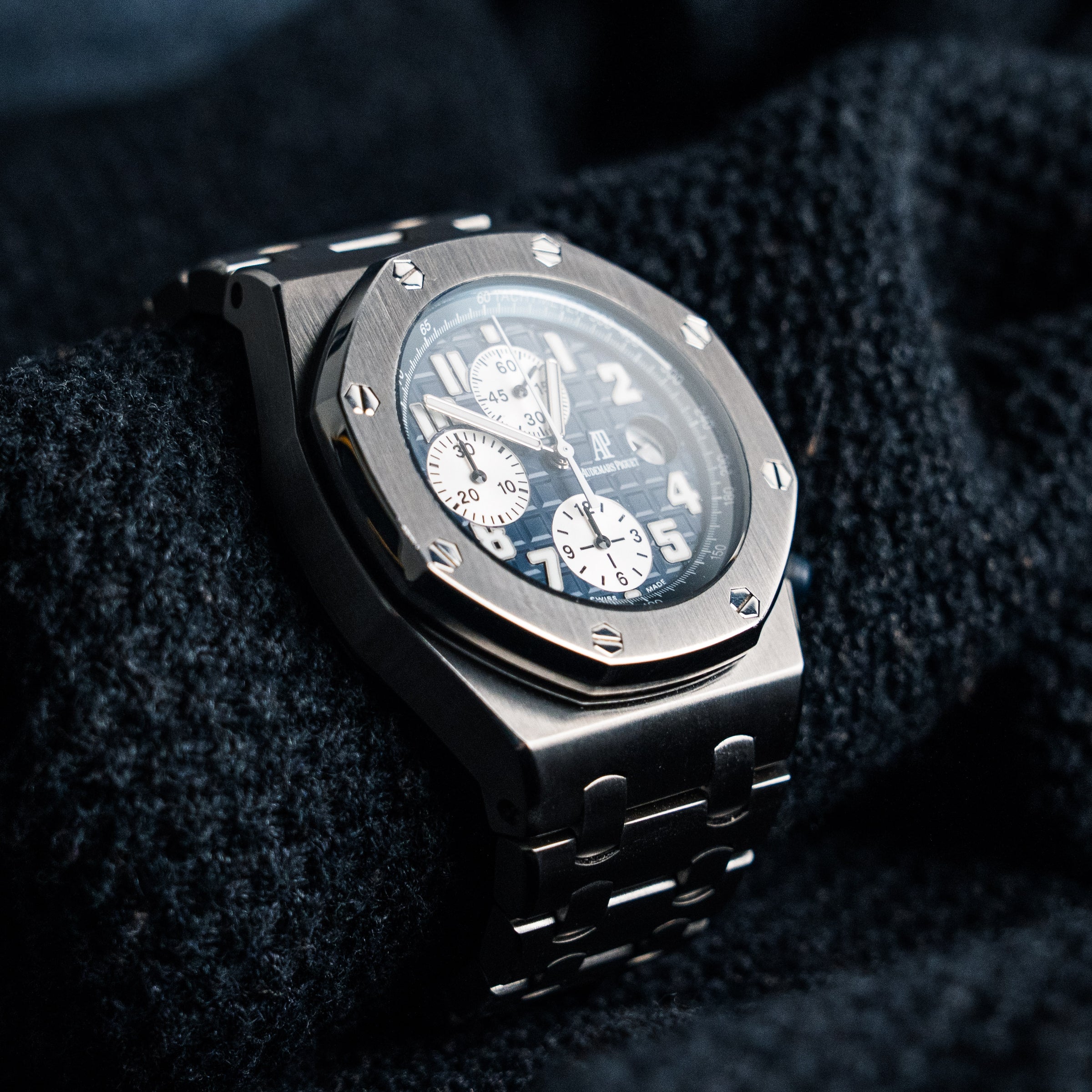 Audemars Piguet Royal Oak Offshore Chronograph – 42mm Blue Dial Stainless Steel – Ref. 25721ST.OO.1000ST.09