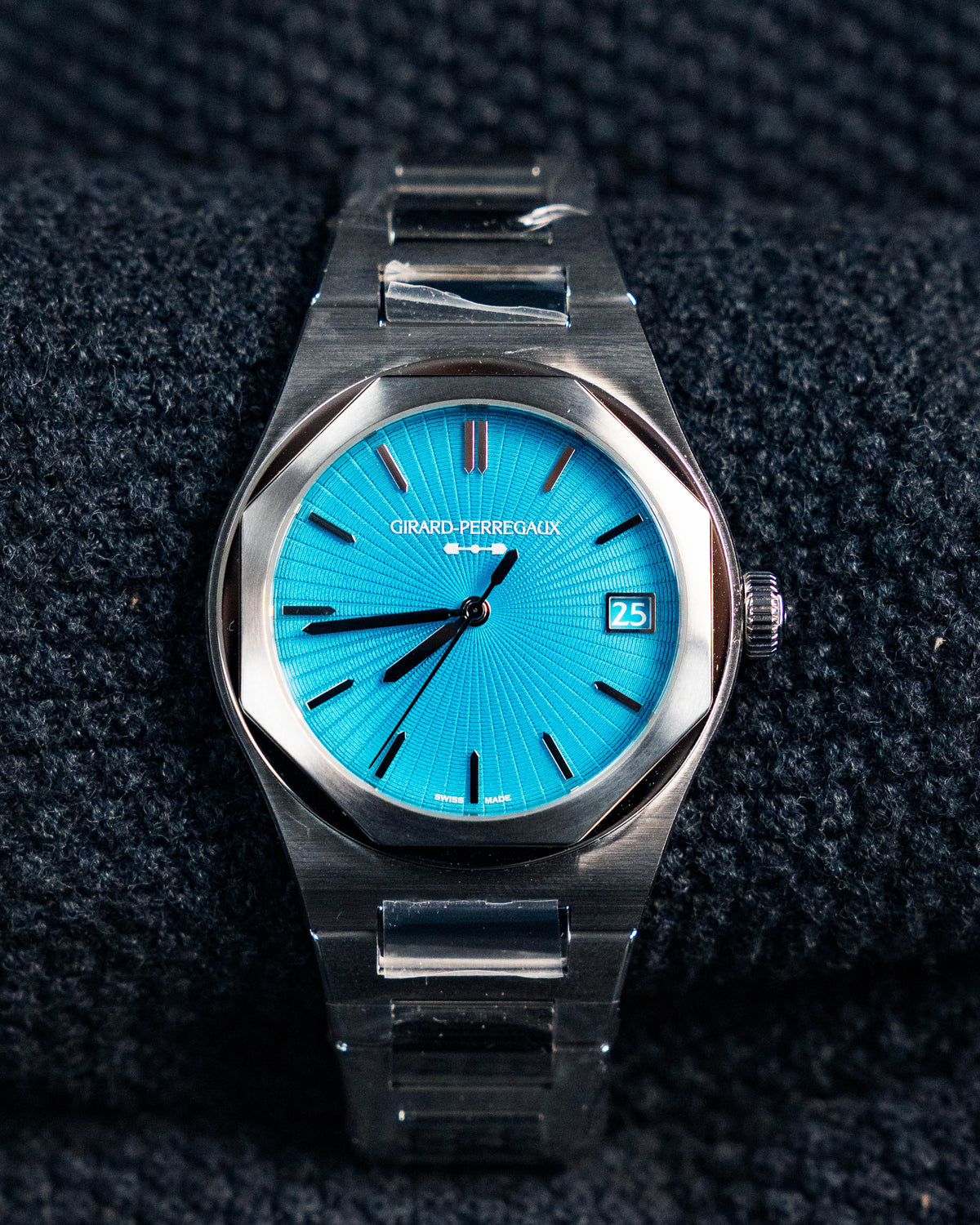 Girard Perregaux Laureato Turquoise Blue 42mm 81010-11-3659