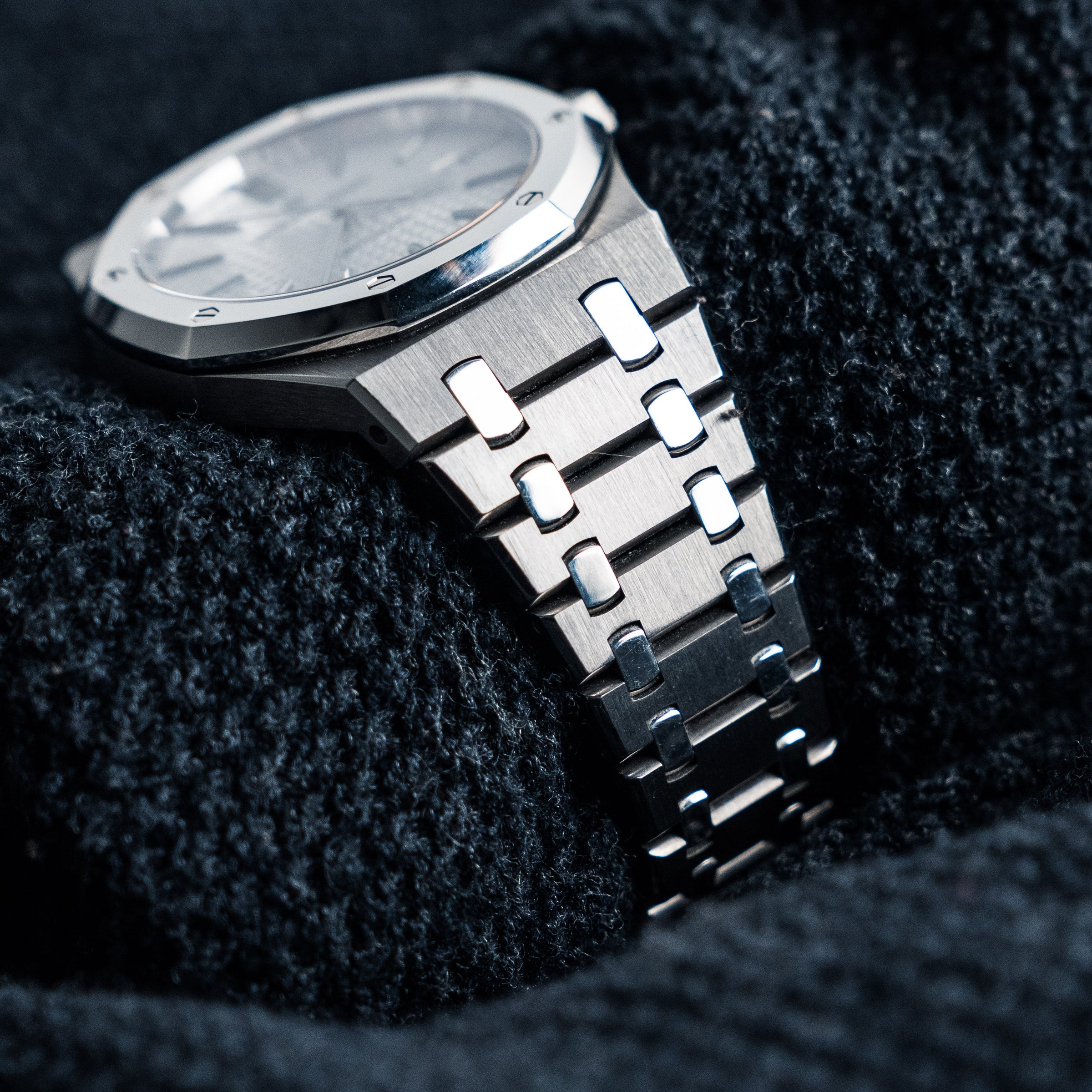 Audemars Piguet Royal Oak “QE II Cup 2017” – 41mm Titanium/Platinum – Ref. 15403IP.OO.1220IP.01