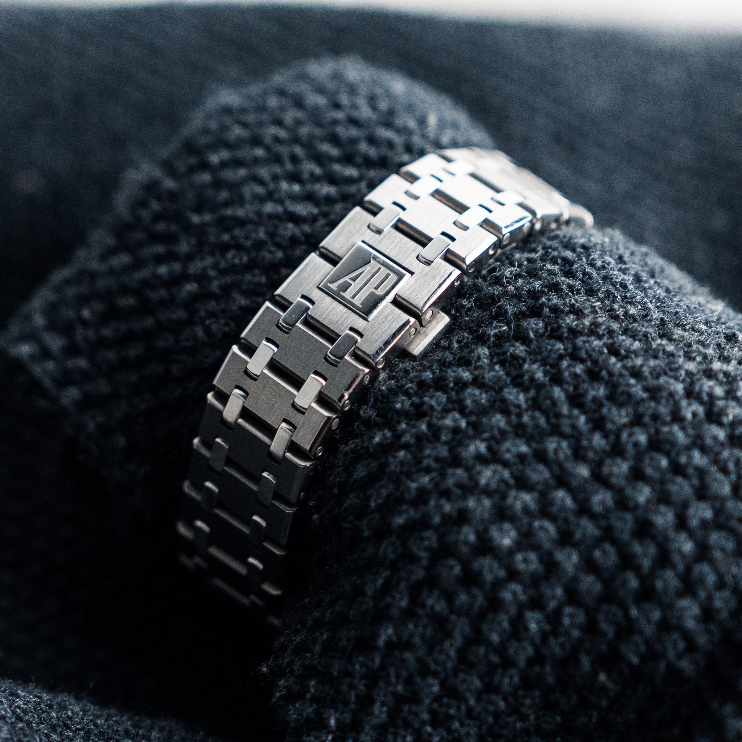 Audemars Piguet Royal Oak “QE II Cup 2017” – 41mm Titanium/Platinum – Ref. 15403IP.OO.1220IP.01