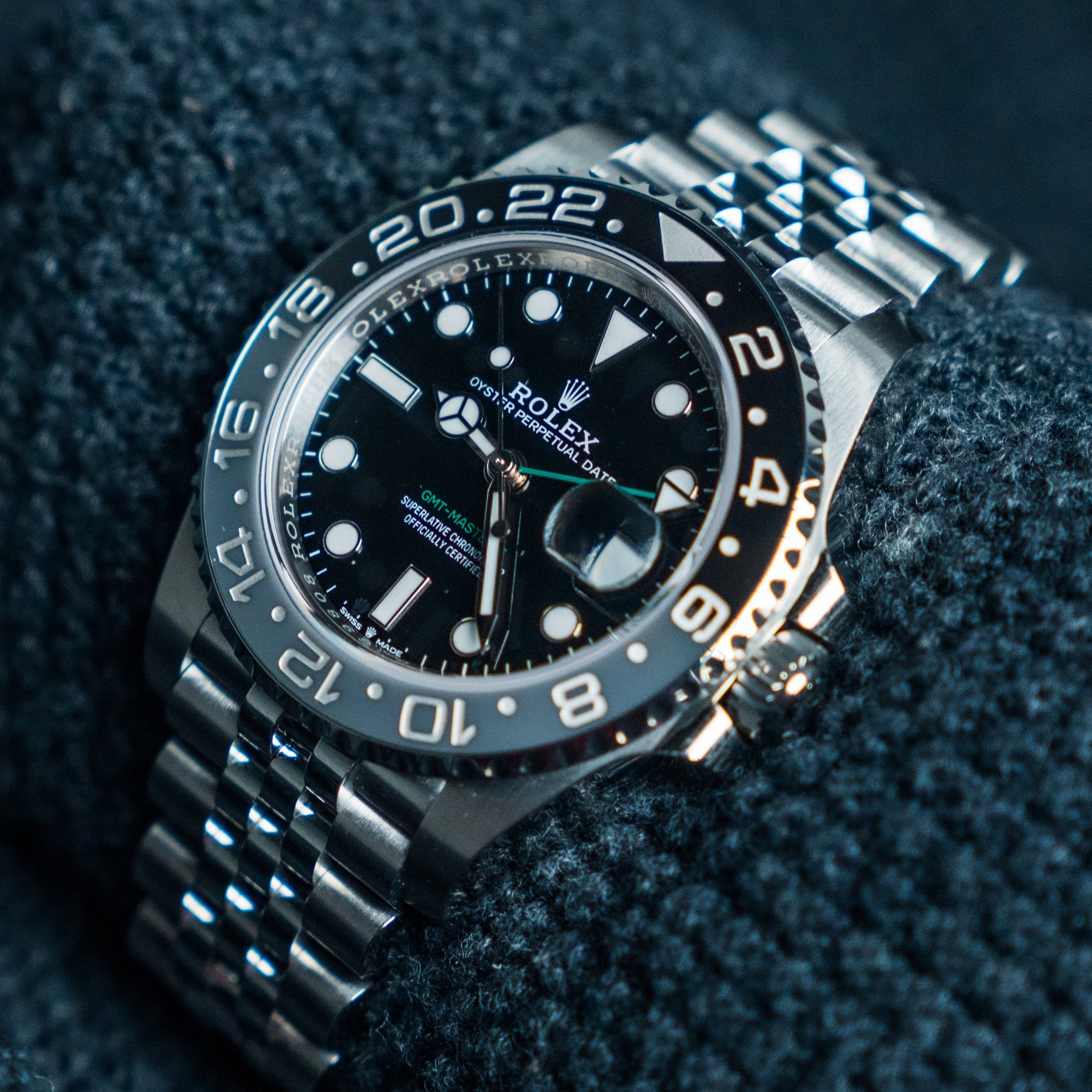 Rolex GMT-Master II “Bruce Wayne” – 40mm Jubilee – Ref. 126710GRNR