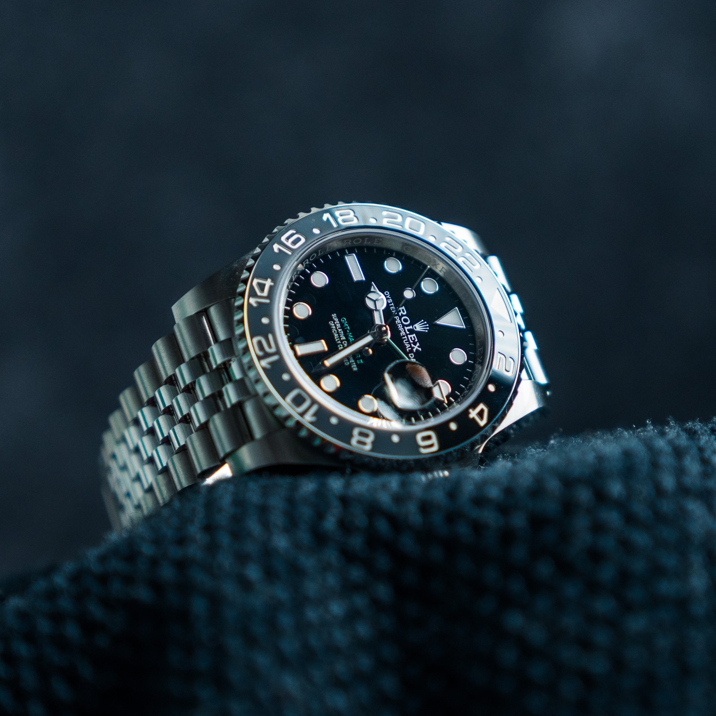 Rolex GMT-Master II “Bruce Wayne” – 40mm Jubilee – Ref. 126710GRNR