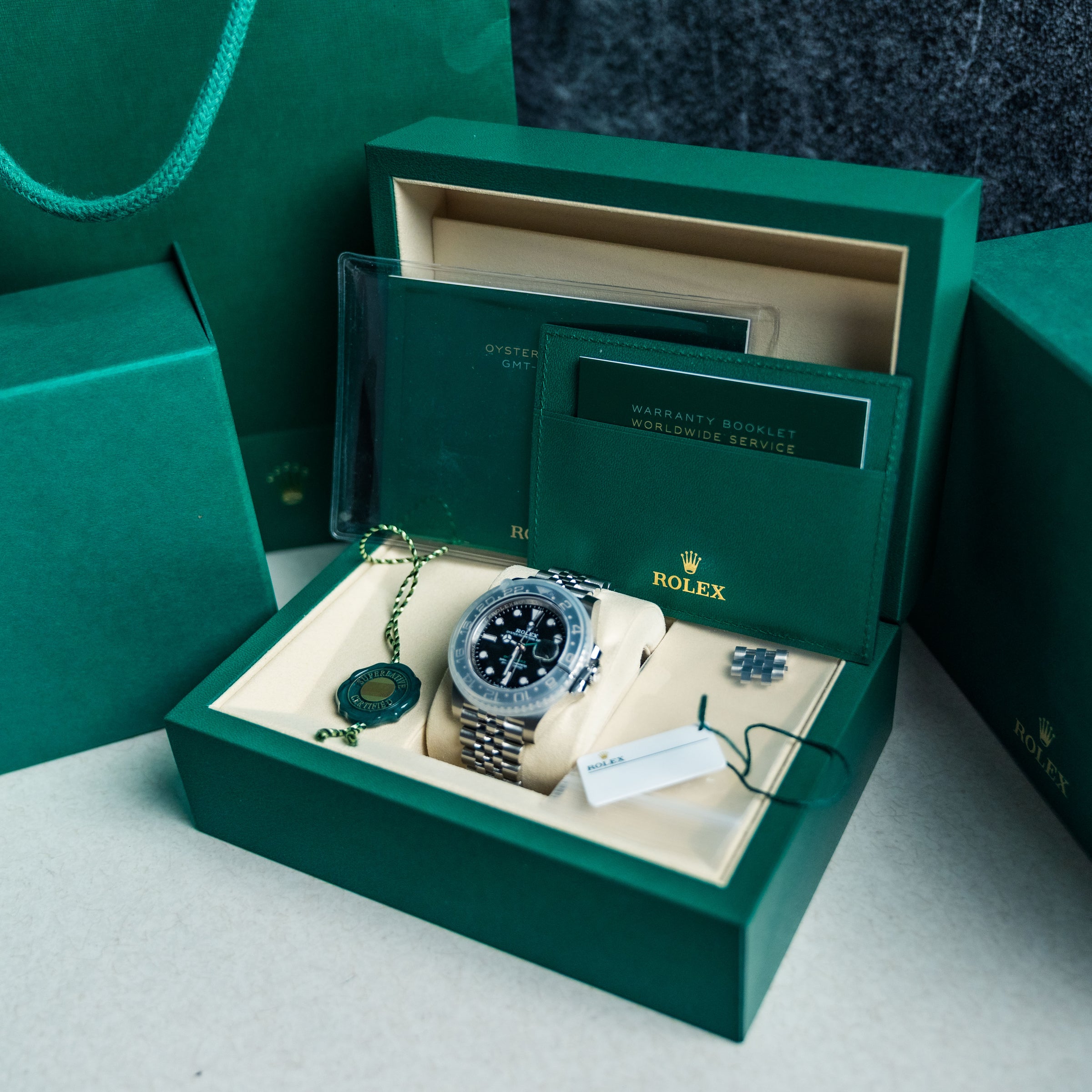 Rolex GMT-Master II “Bruce Wayne” – 40mm Jubilee – Ref. 126710GRNR