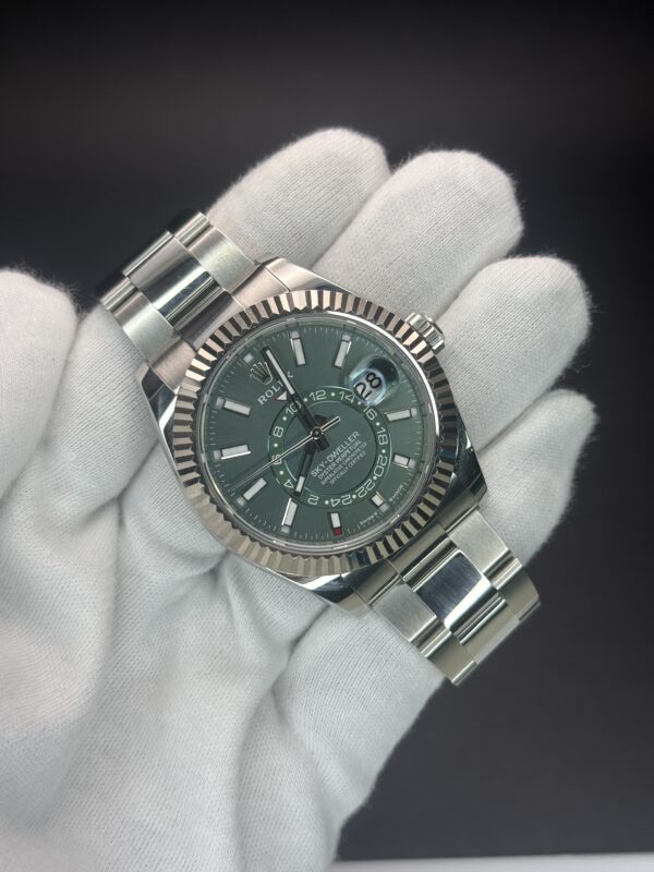 Rolex Skydweller "Green Dial" - Image 2